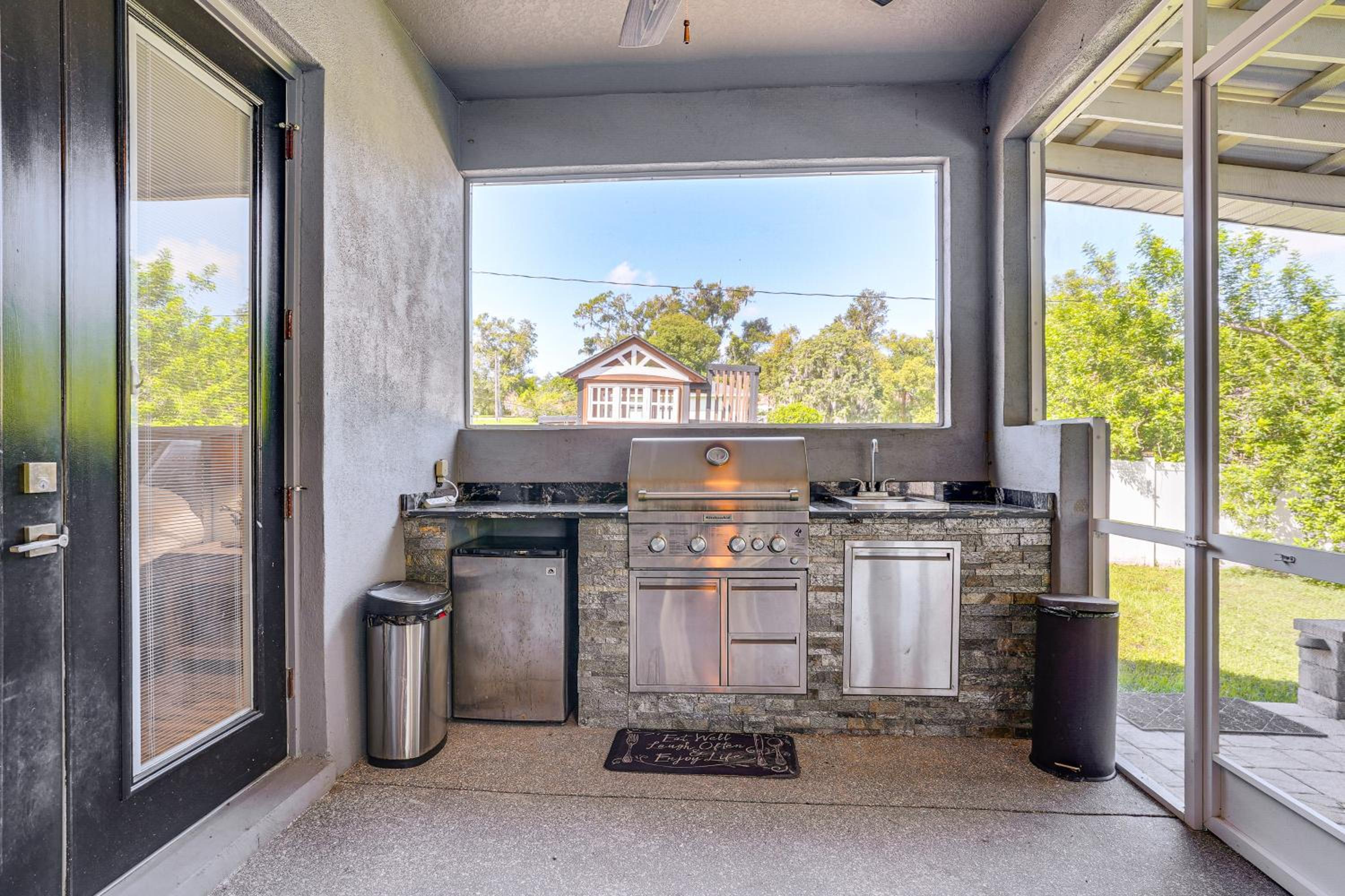 Pet-Friendly Lakeland Family Oasis with Game Room