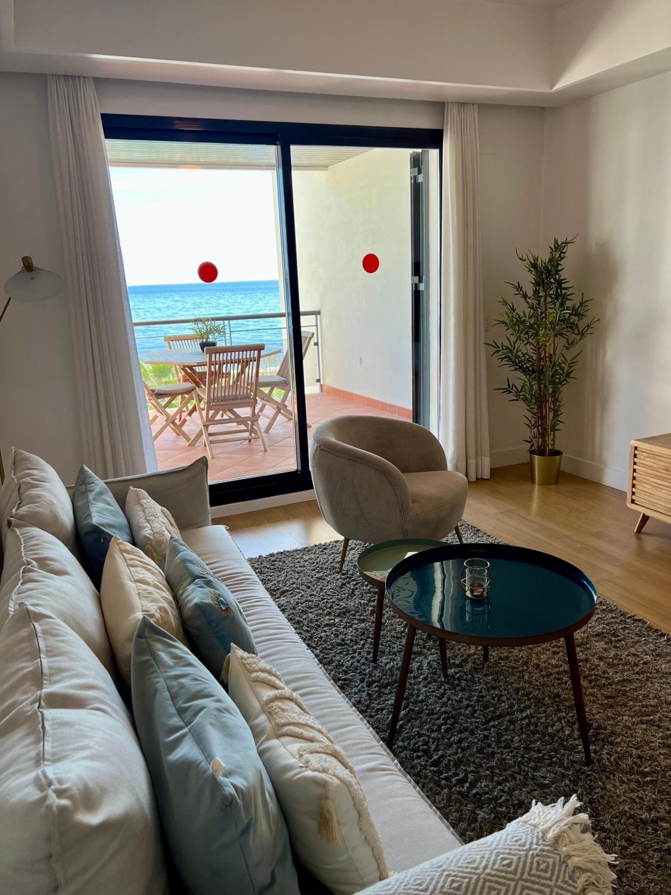 BEACHFRONT Premium Casares del Mar