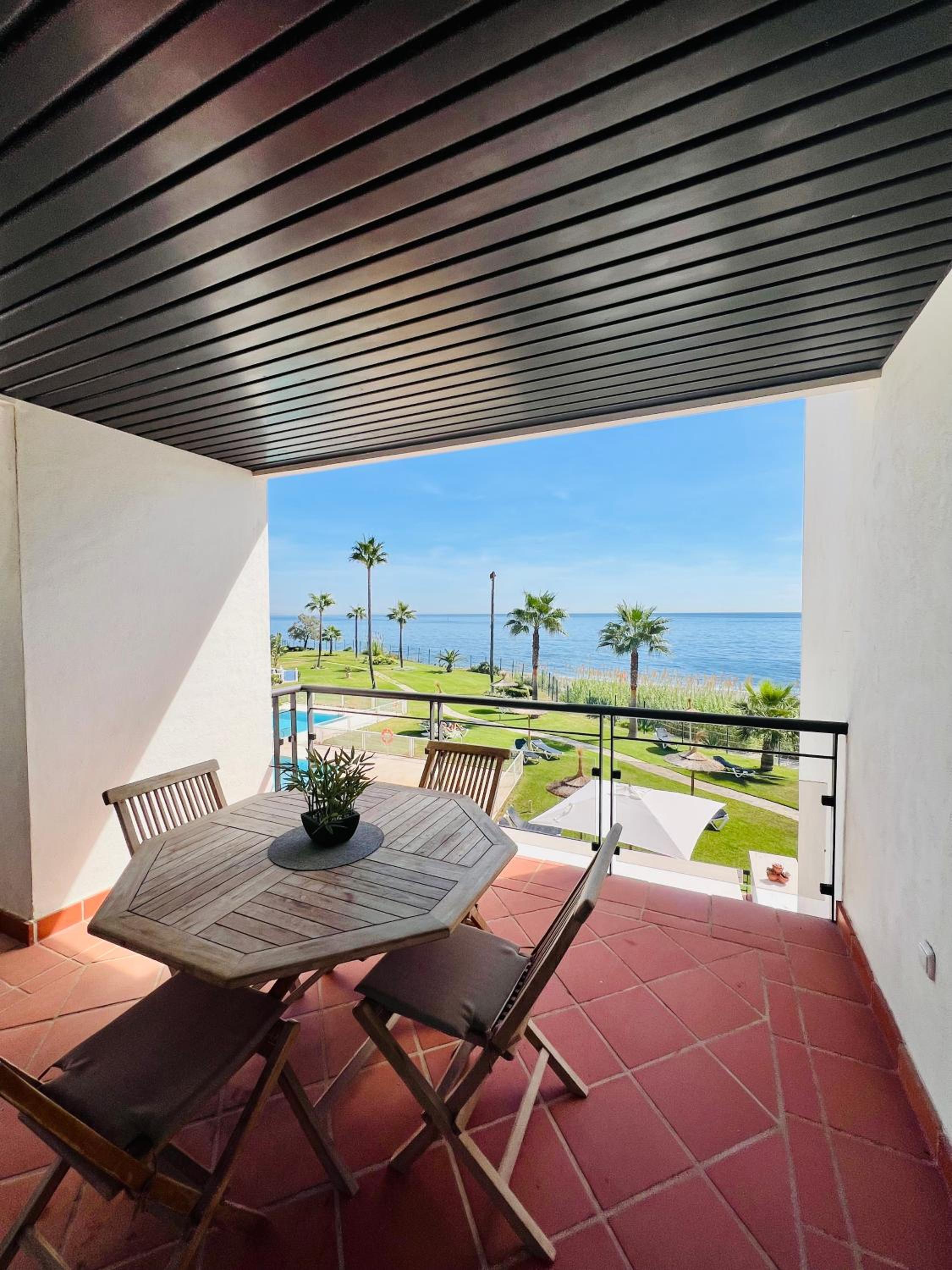BEACHFRONT Premium Casares del Mar