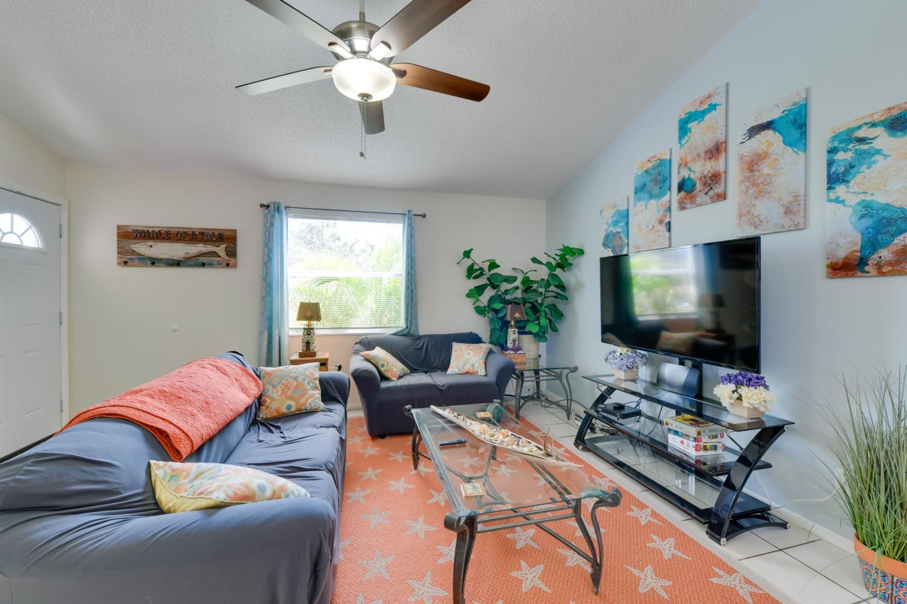 Couples Getaway Near Historic Downtown Venice!