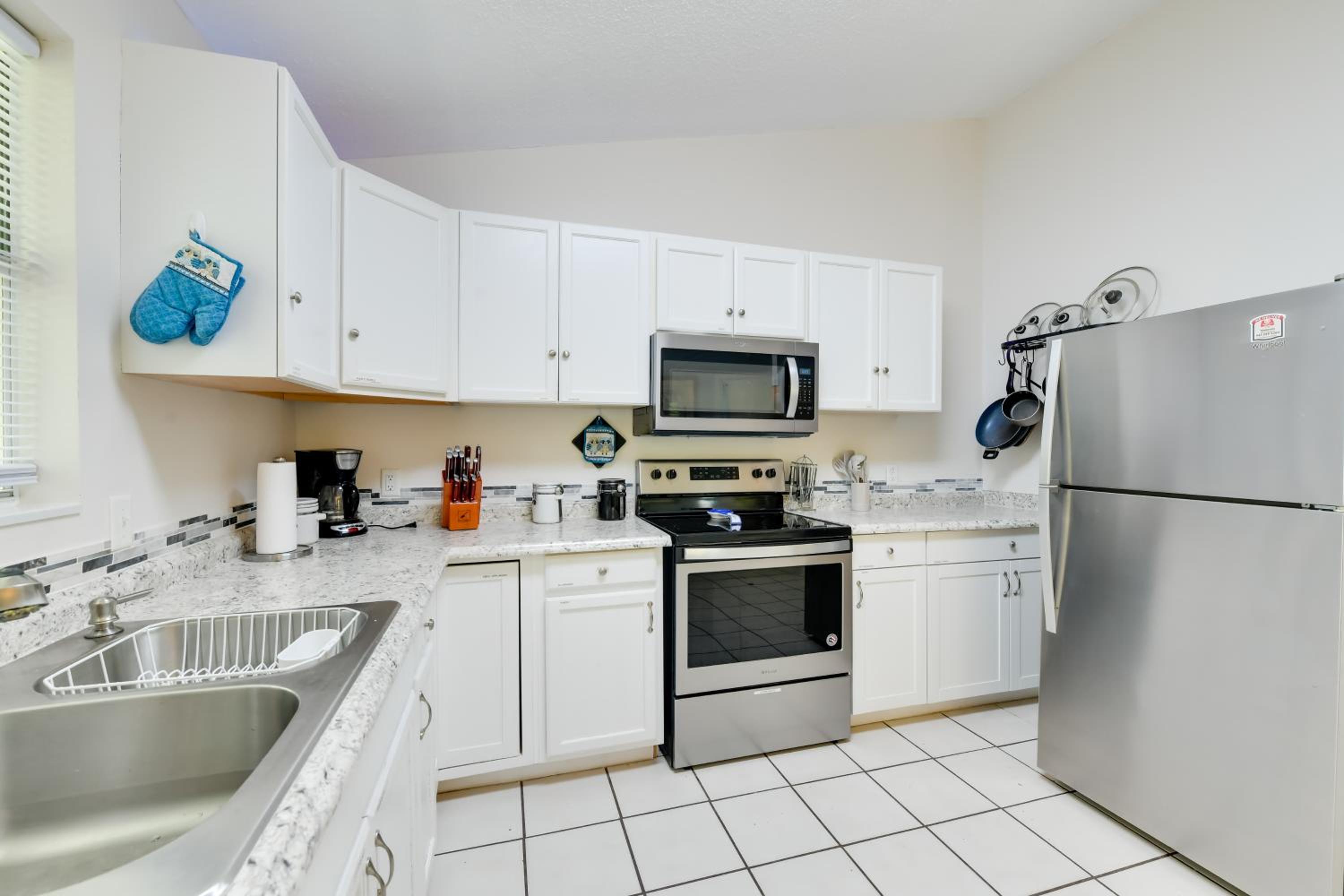 Couples Getaway Near Historic Downtown Venice!