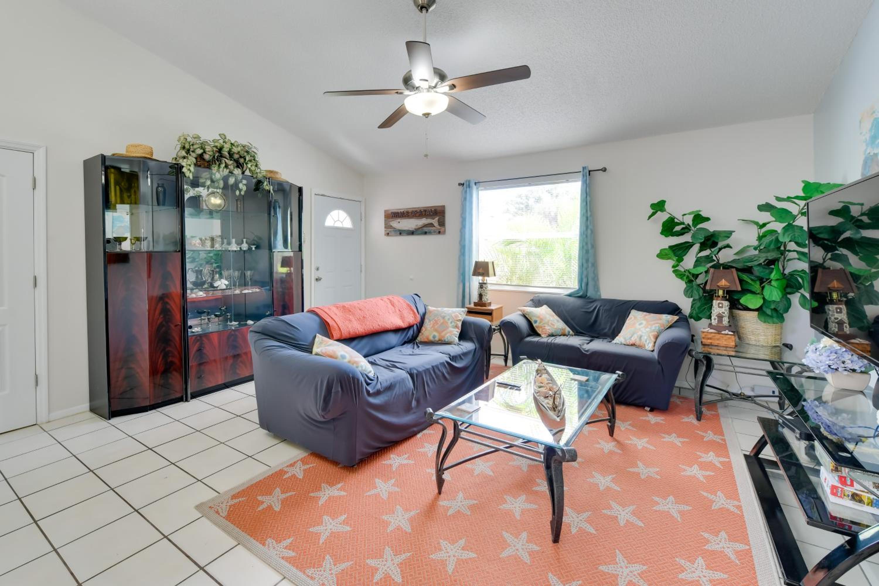 Couples Getaway Near Historic Downtown Venice!