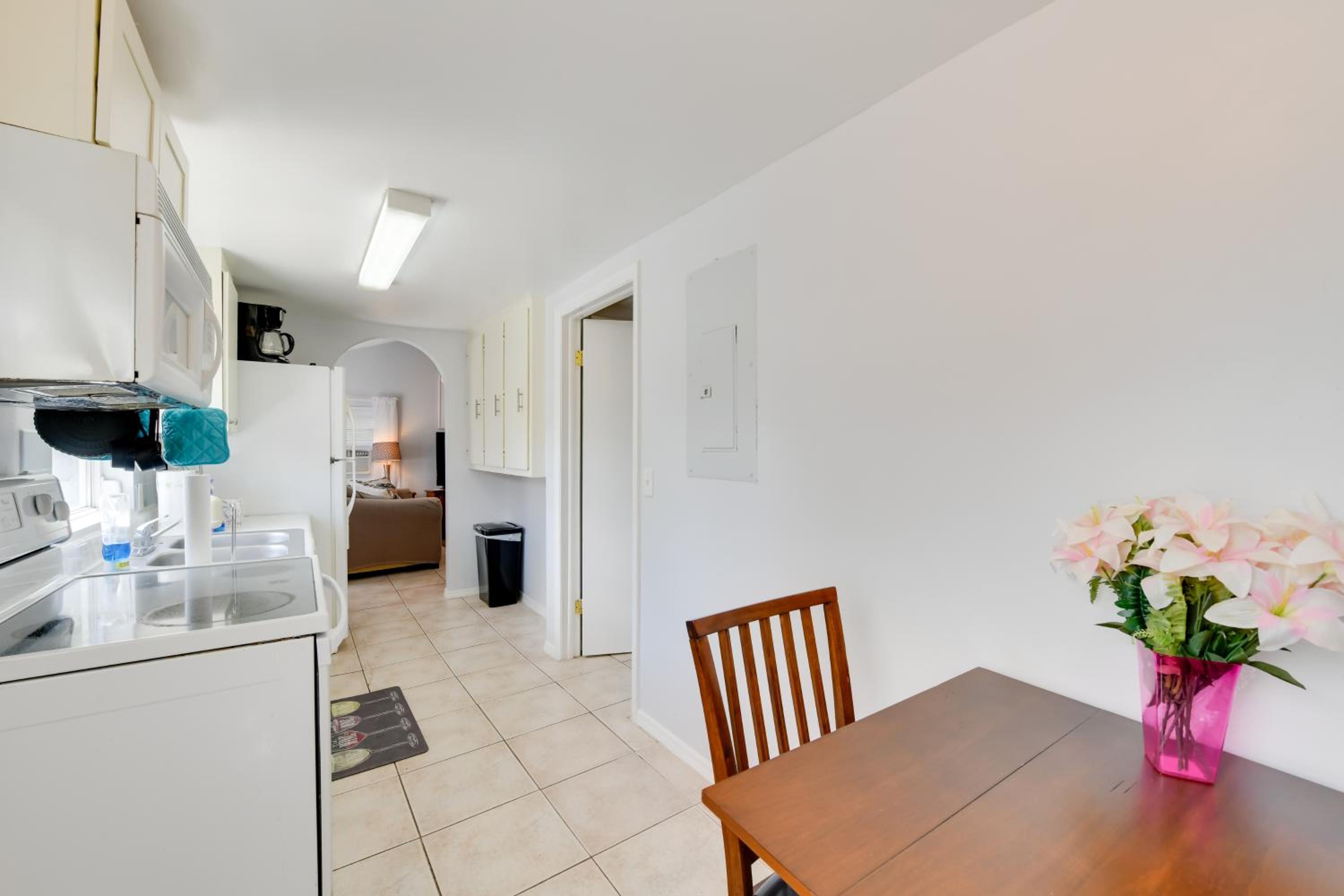 Less Than 1 Mi to Beach Peaceful Escape in Nokomis