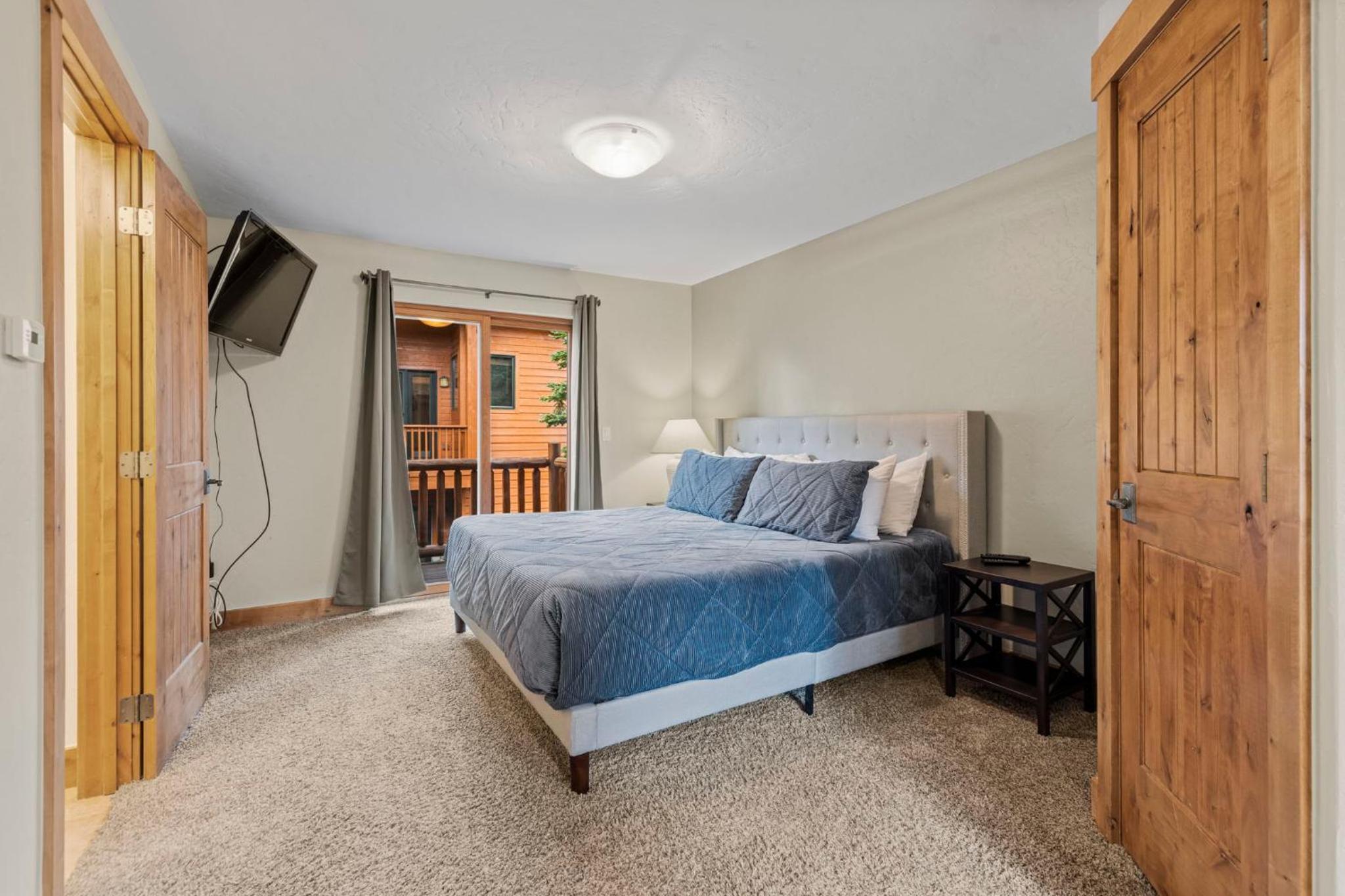 Fox Den at Emmett Lode