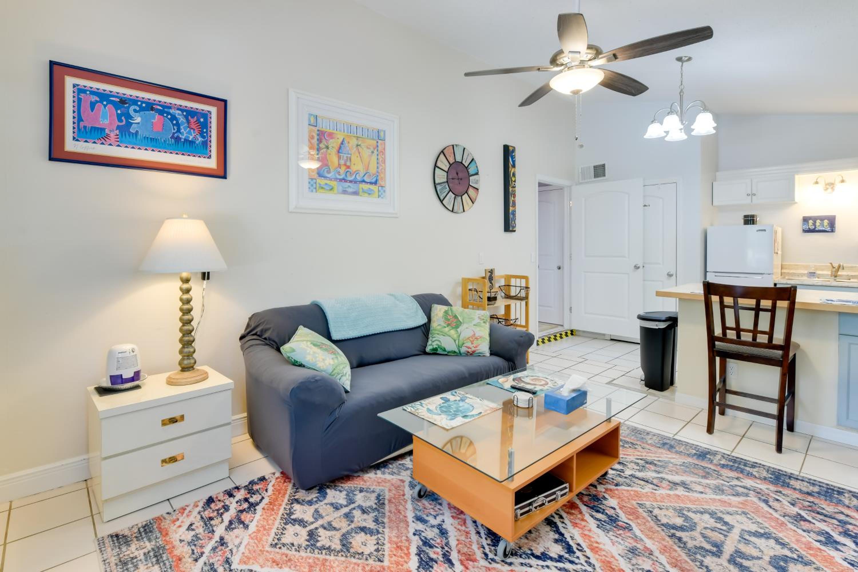 Less Than 1 Mi to Nokomis Beach Tranquil Couples Retreat