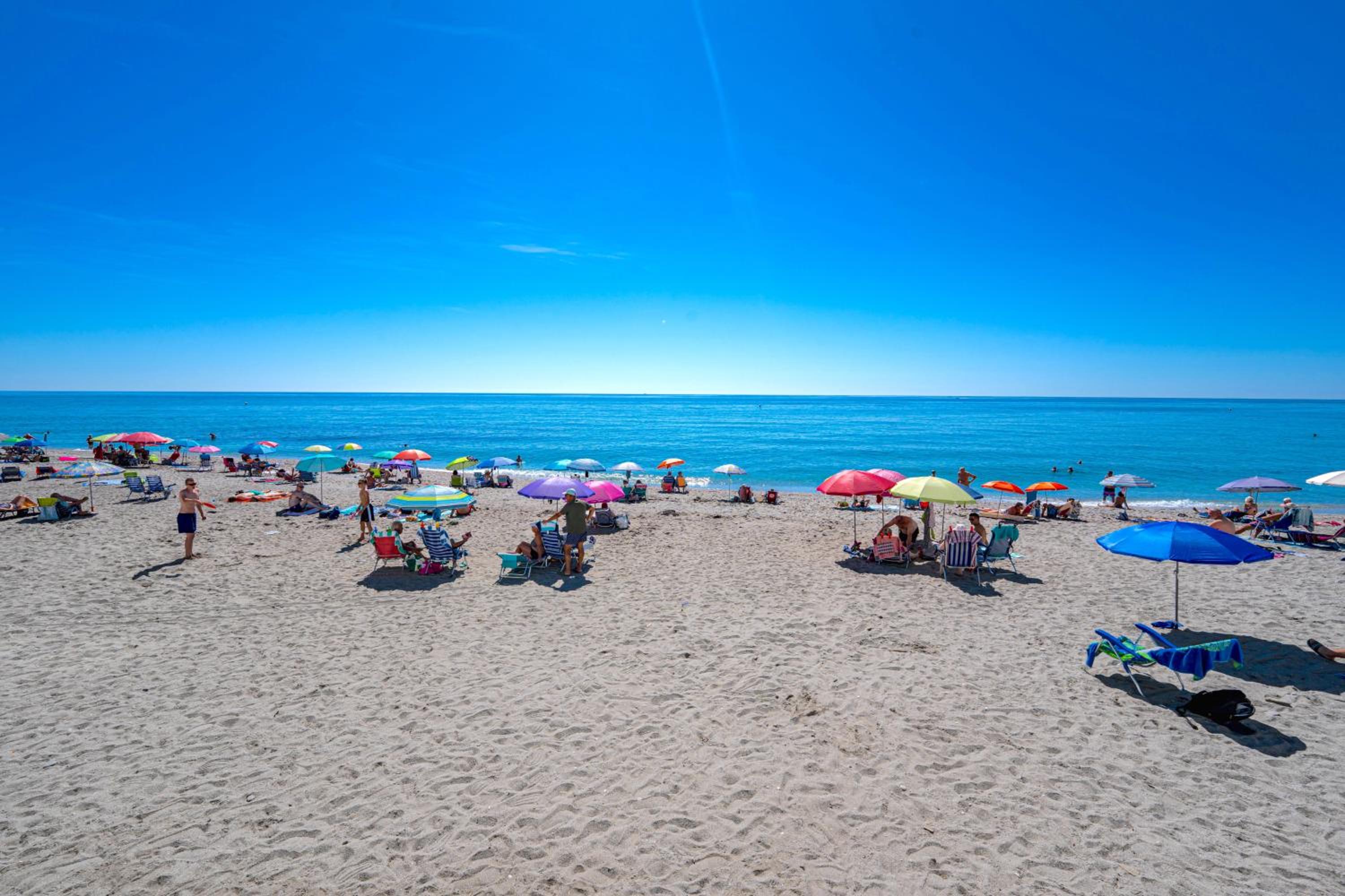 Toboso 1R Beach Living