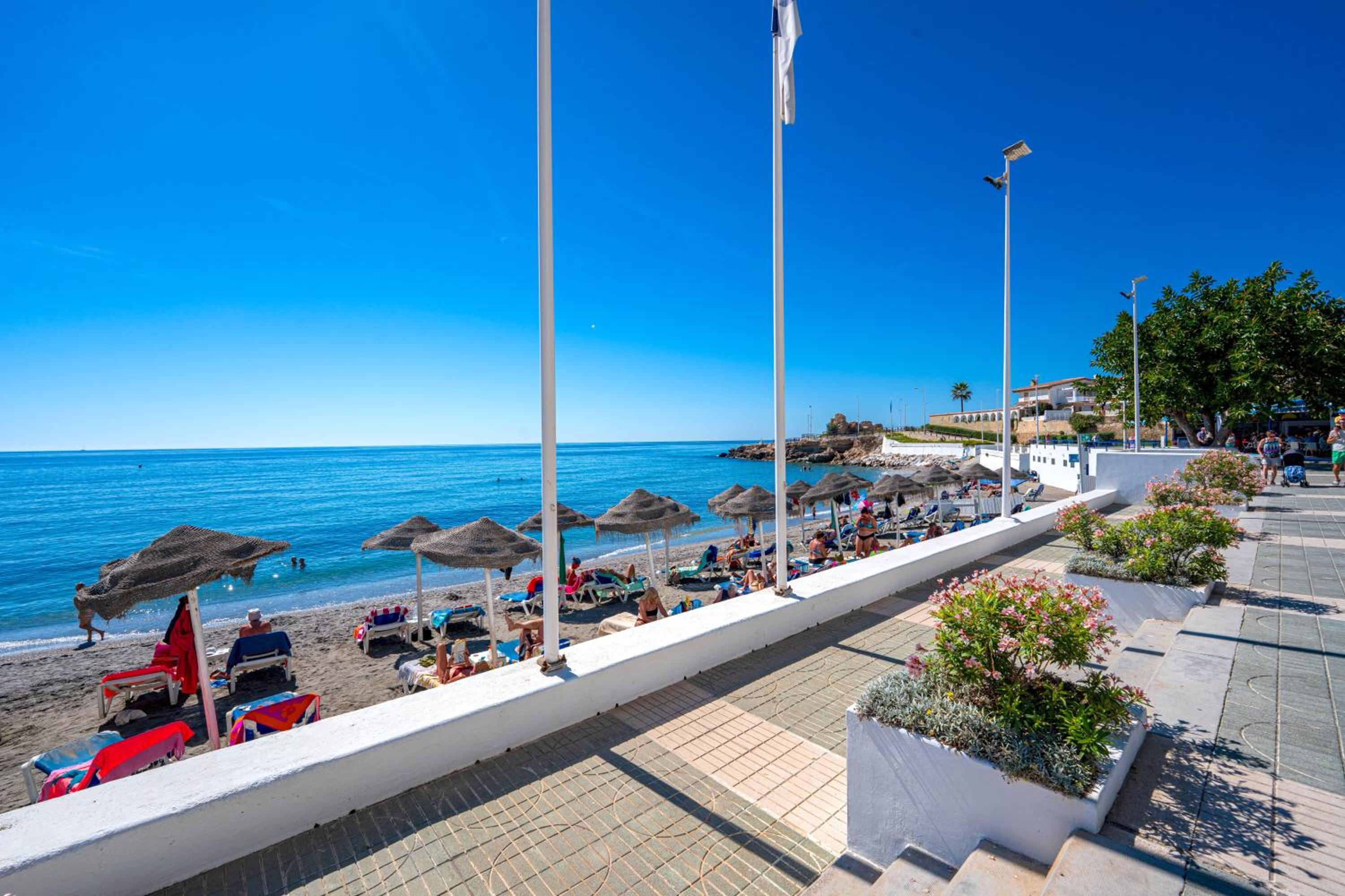 Toboso 1R Beach Living