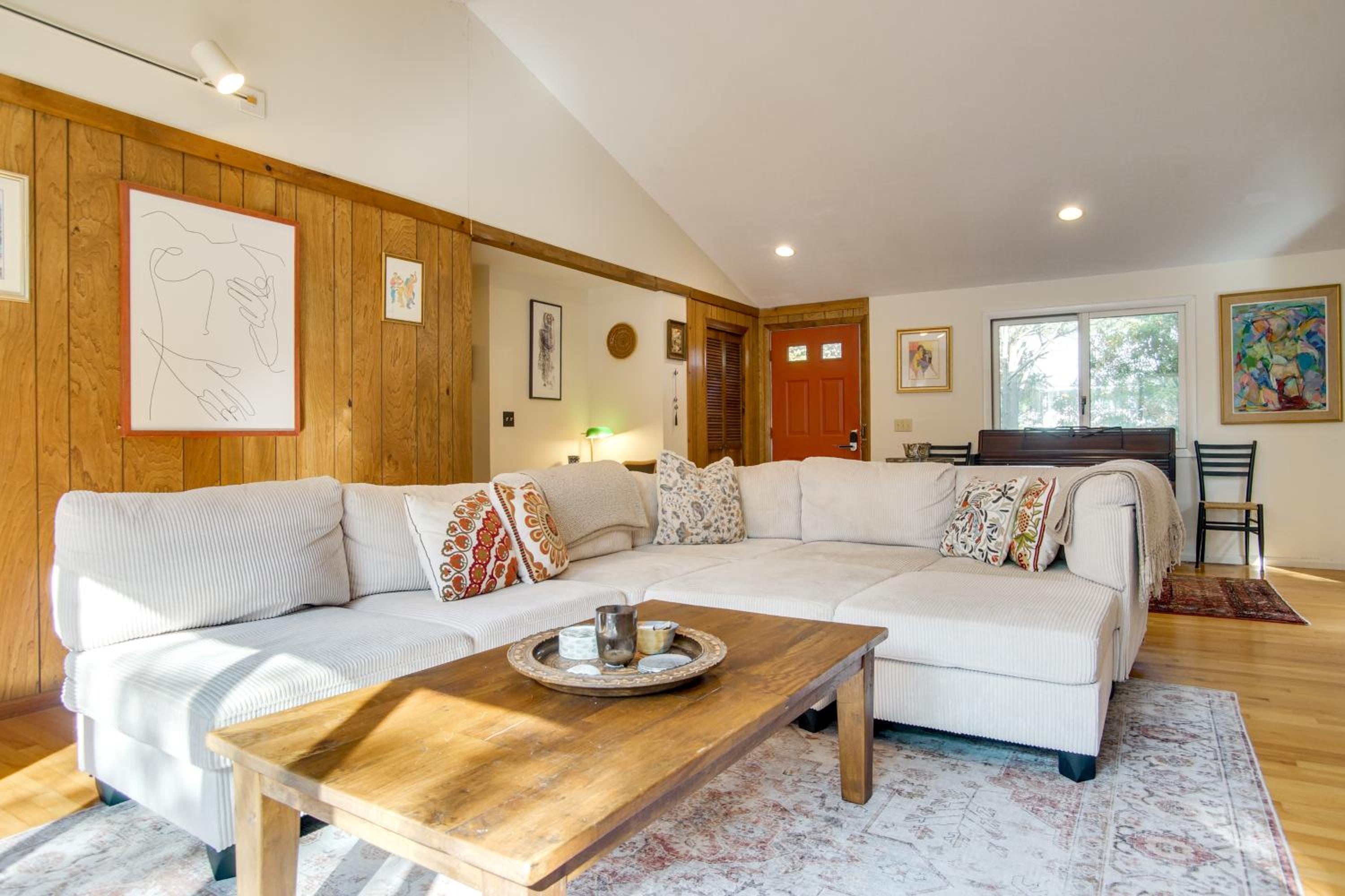 4,200 Sq Ft Mid-Cape Cottage with Furnished Deck!