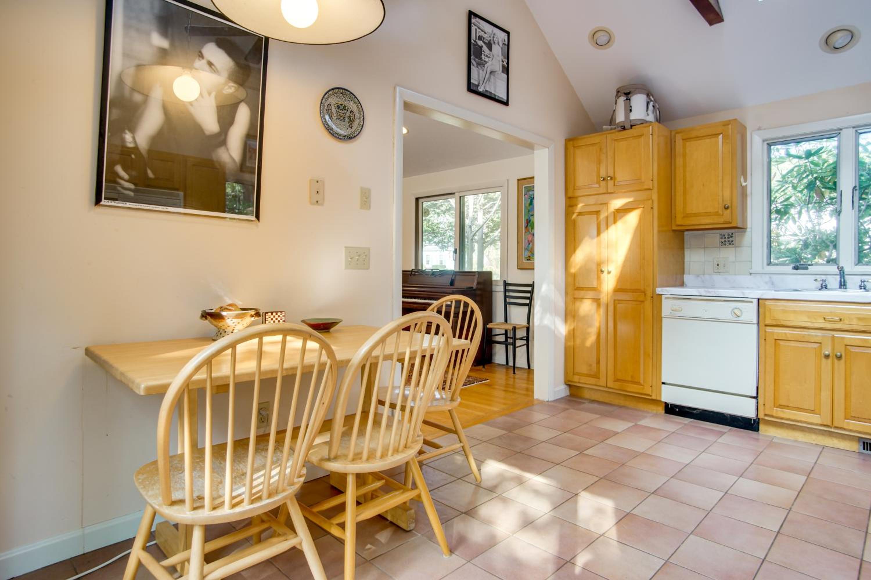 4,200 Sq Ft Mid-Cape Cottage with Furnished Deck!