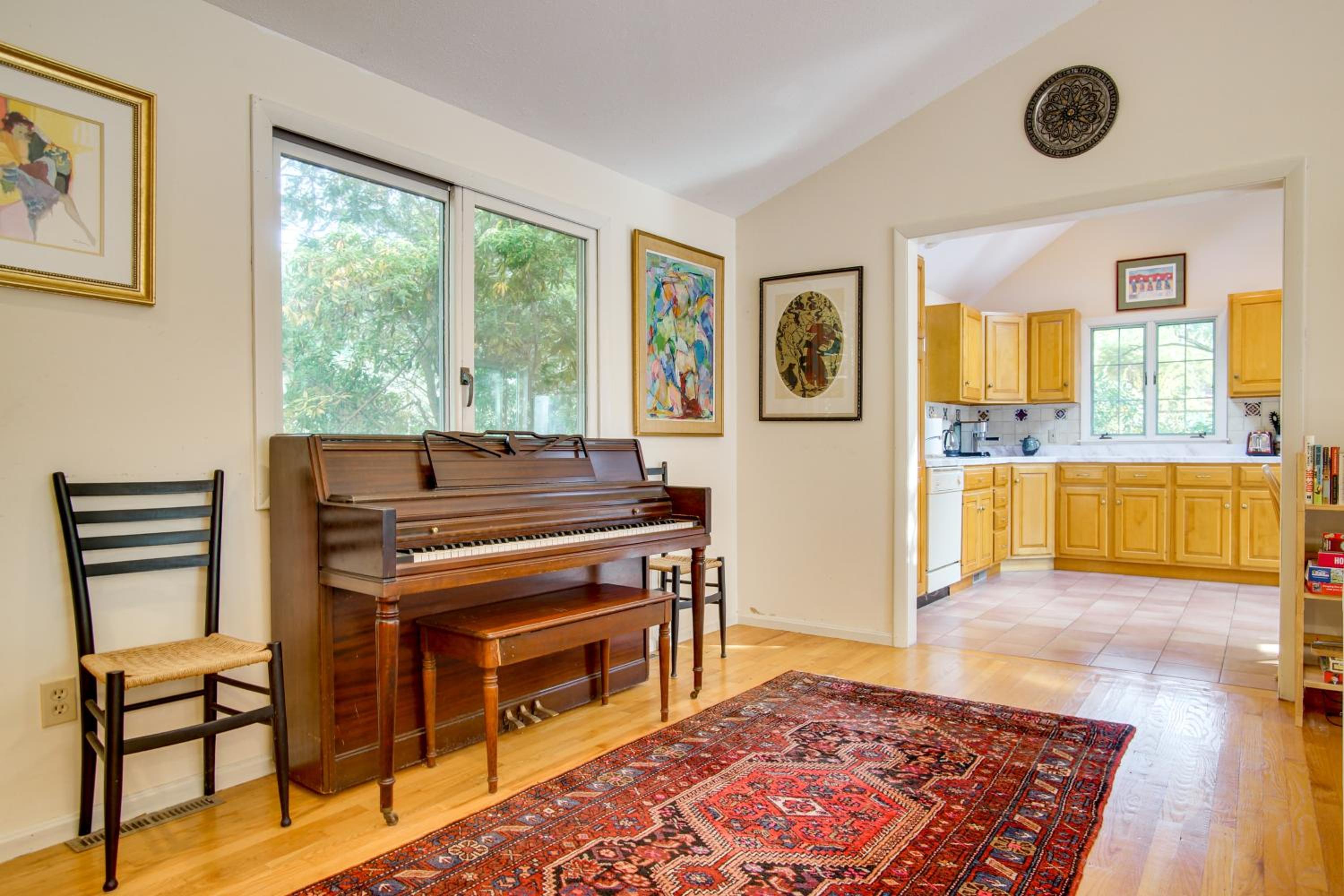 4,200 Sq Ft Mid-Cape Cottage with Furnished Deck!