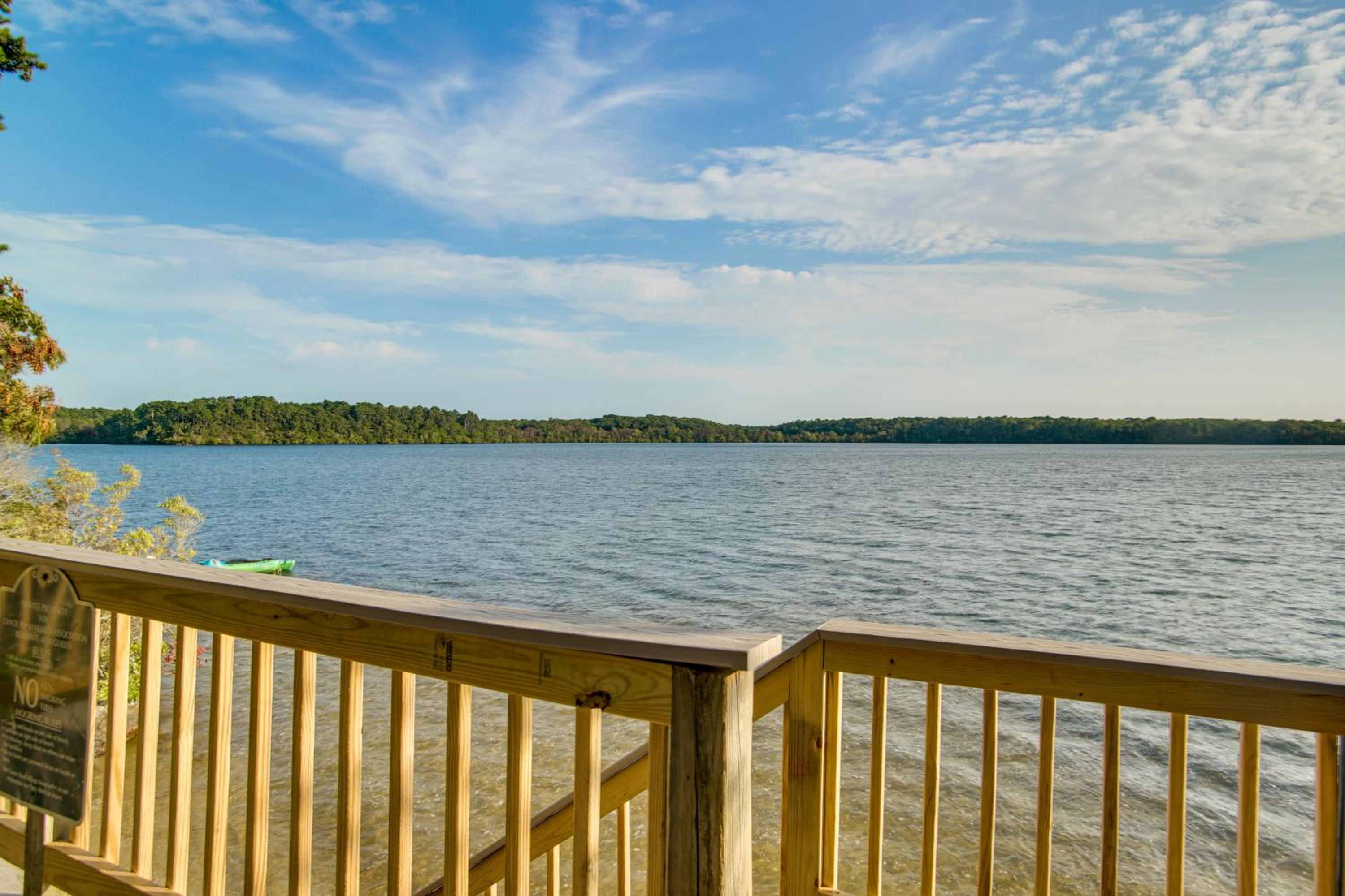 4,200 Sq Ft Mid-Cape Cottage with Furnished Deck!