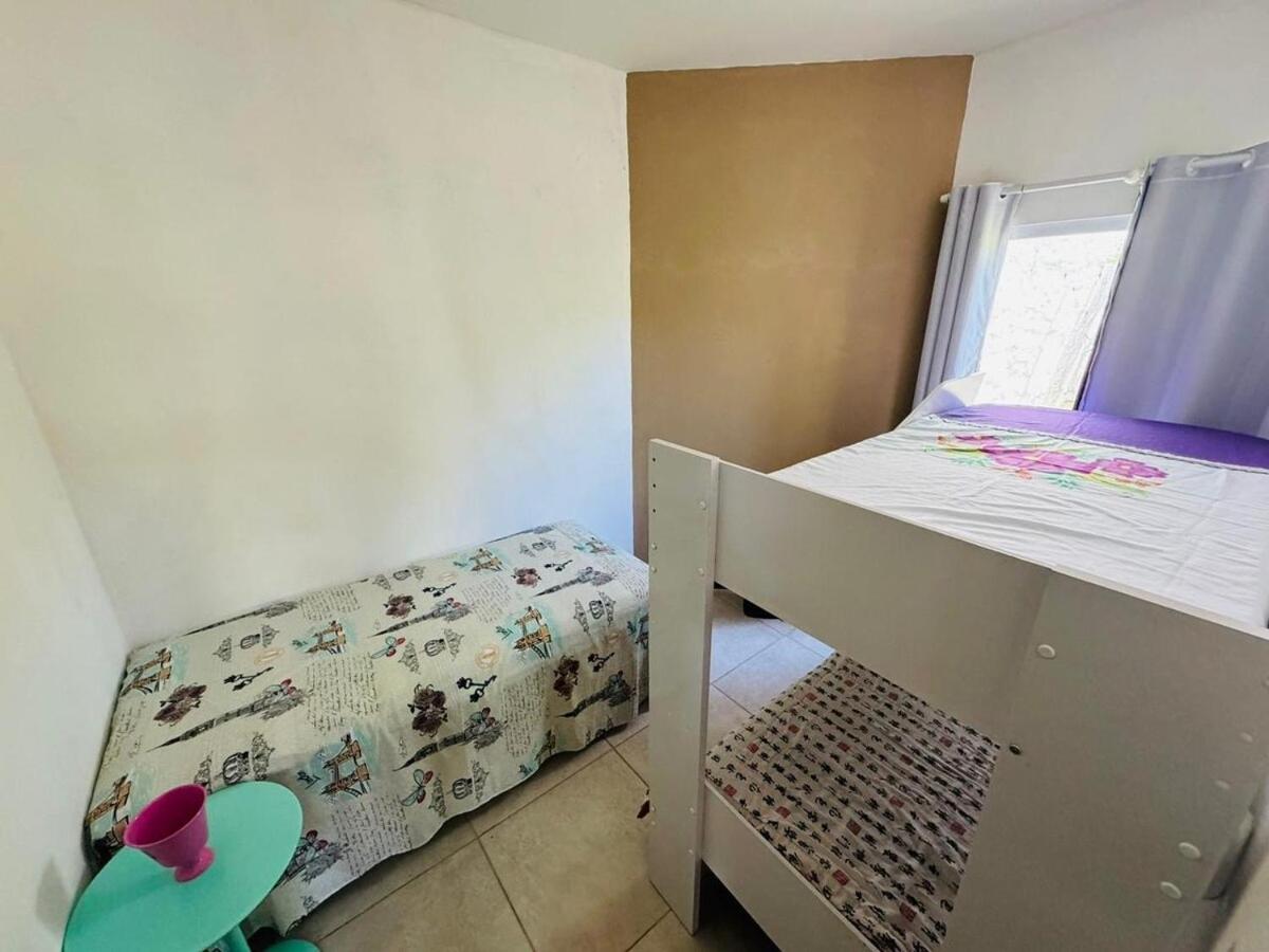 Casa Amarela - 200m da praia, 3-4, Garagem e Wi-Fi