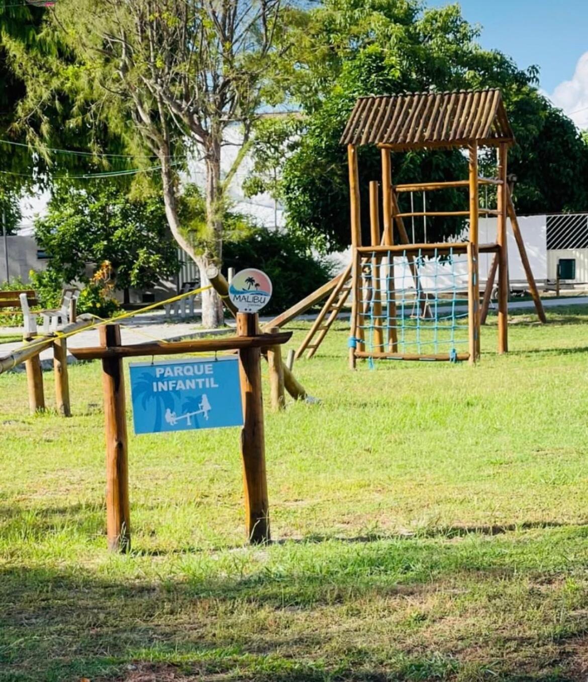 Casa Amarela - 200m da praia, 3-4, Garagem e Wi-Fi