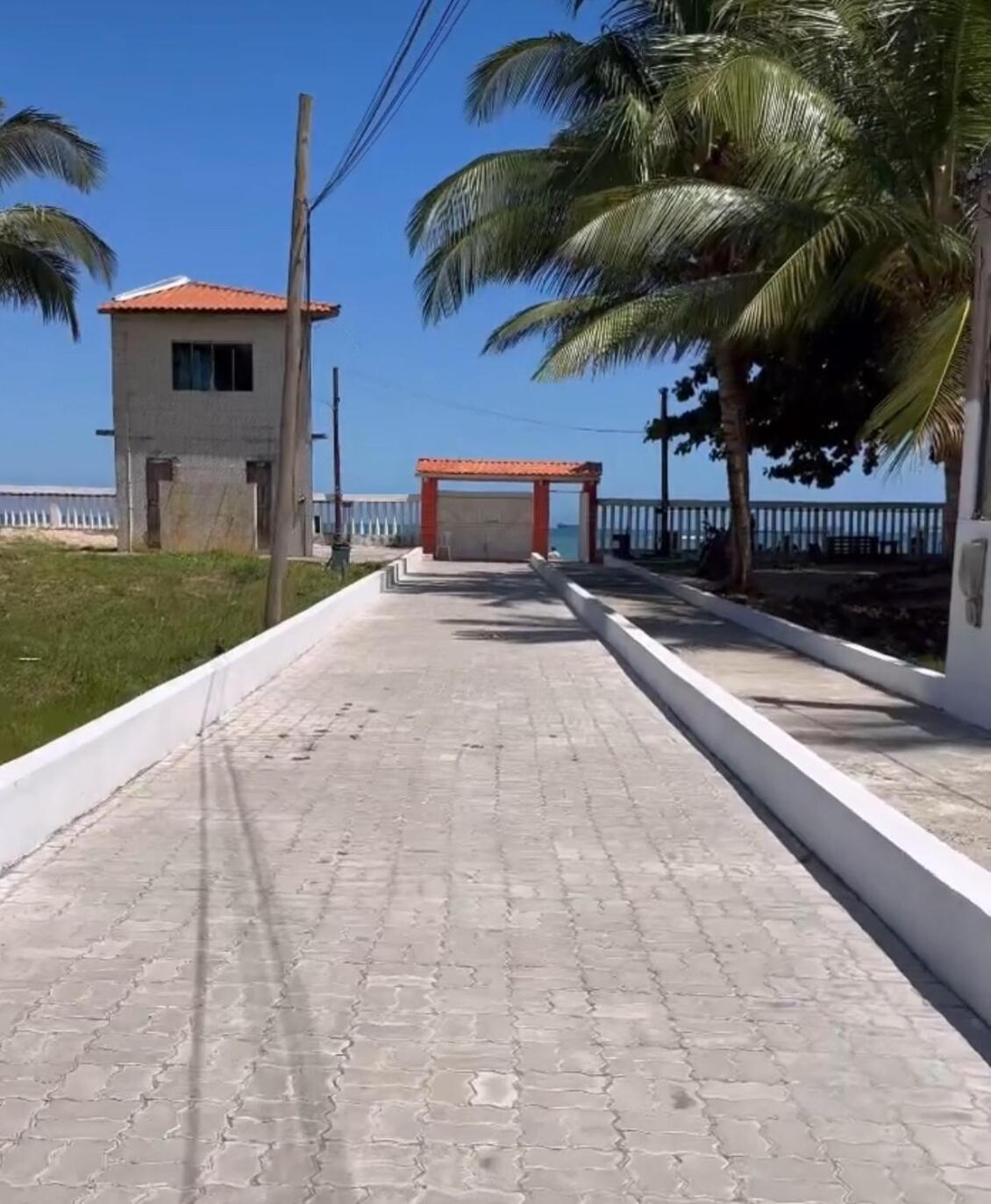 Casa Amarela - 200m da praia, 3-4, Garagem e Wi-Fi