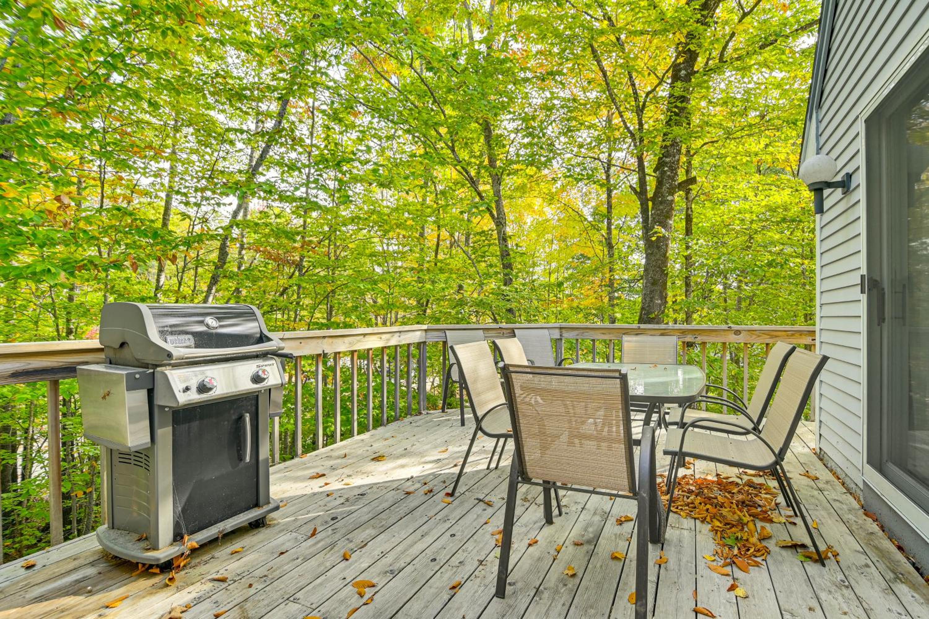 Hike, Leaf-Peep, Ski Hideaway with Private Hot Tub!