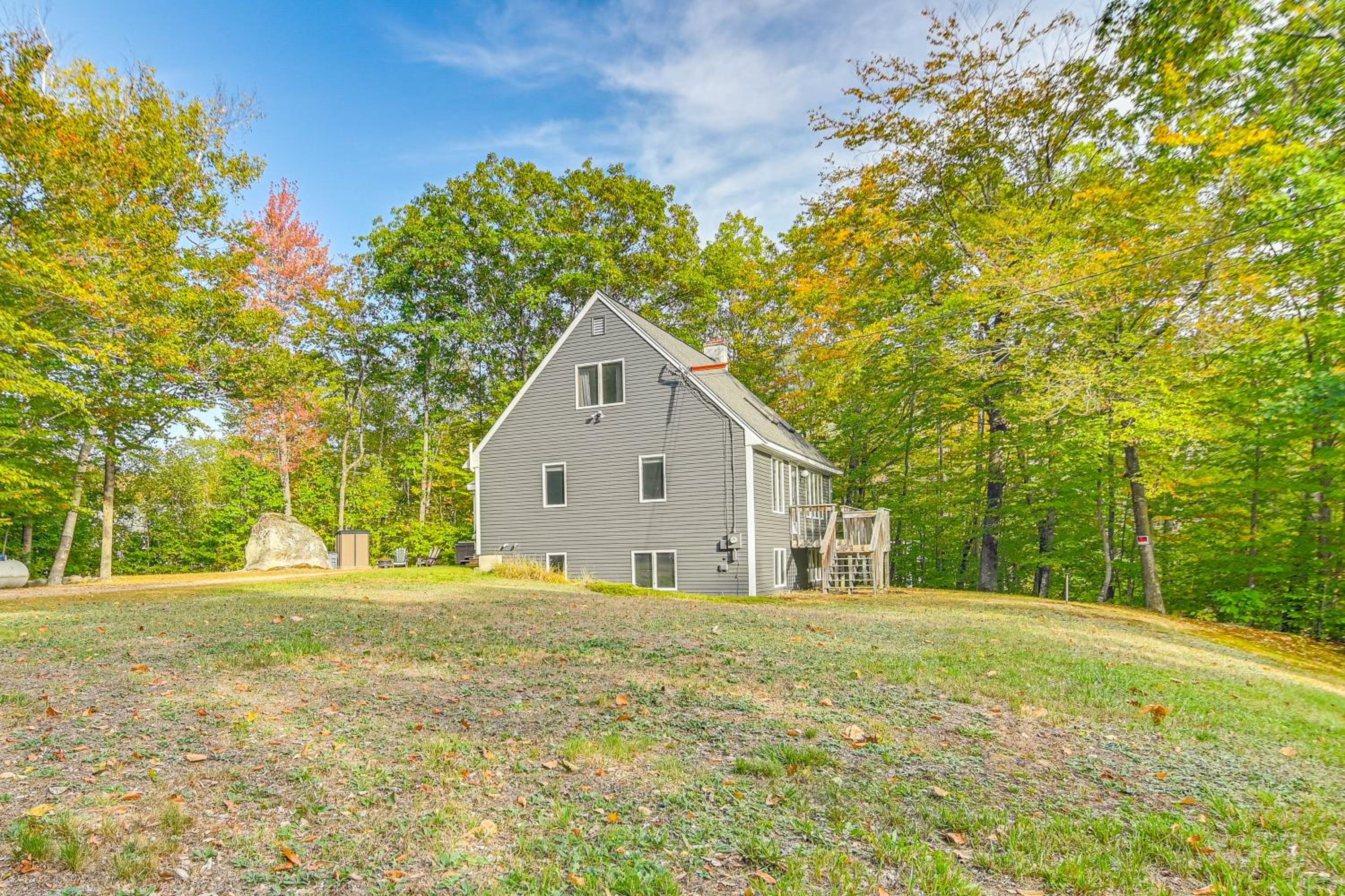 Hike, Leaf-Peep, Ski Hideaway with Private Hot Tub!