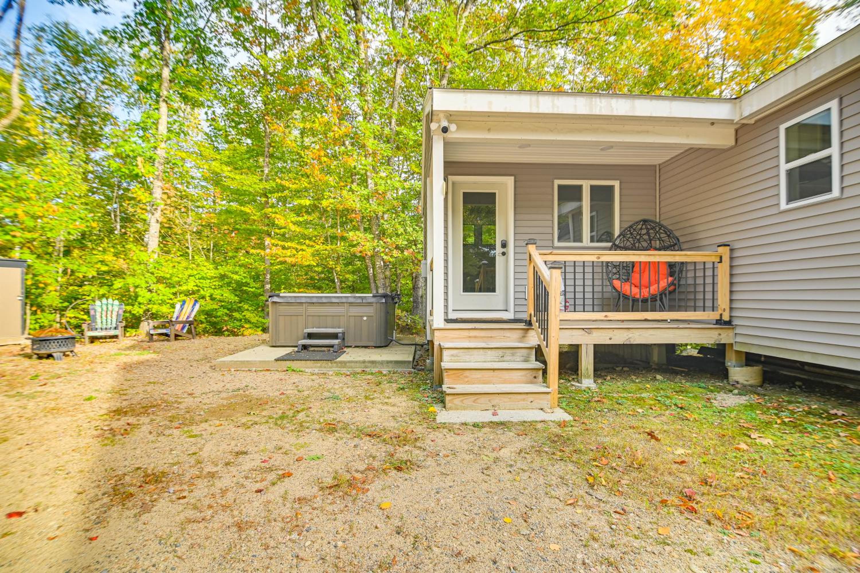 Hike, Leaf-Peep, Ski Hideaway with Private Hot Tub!