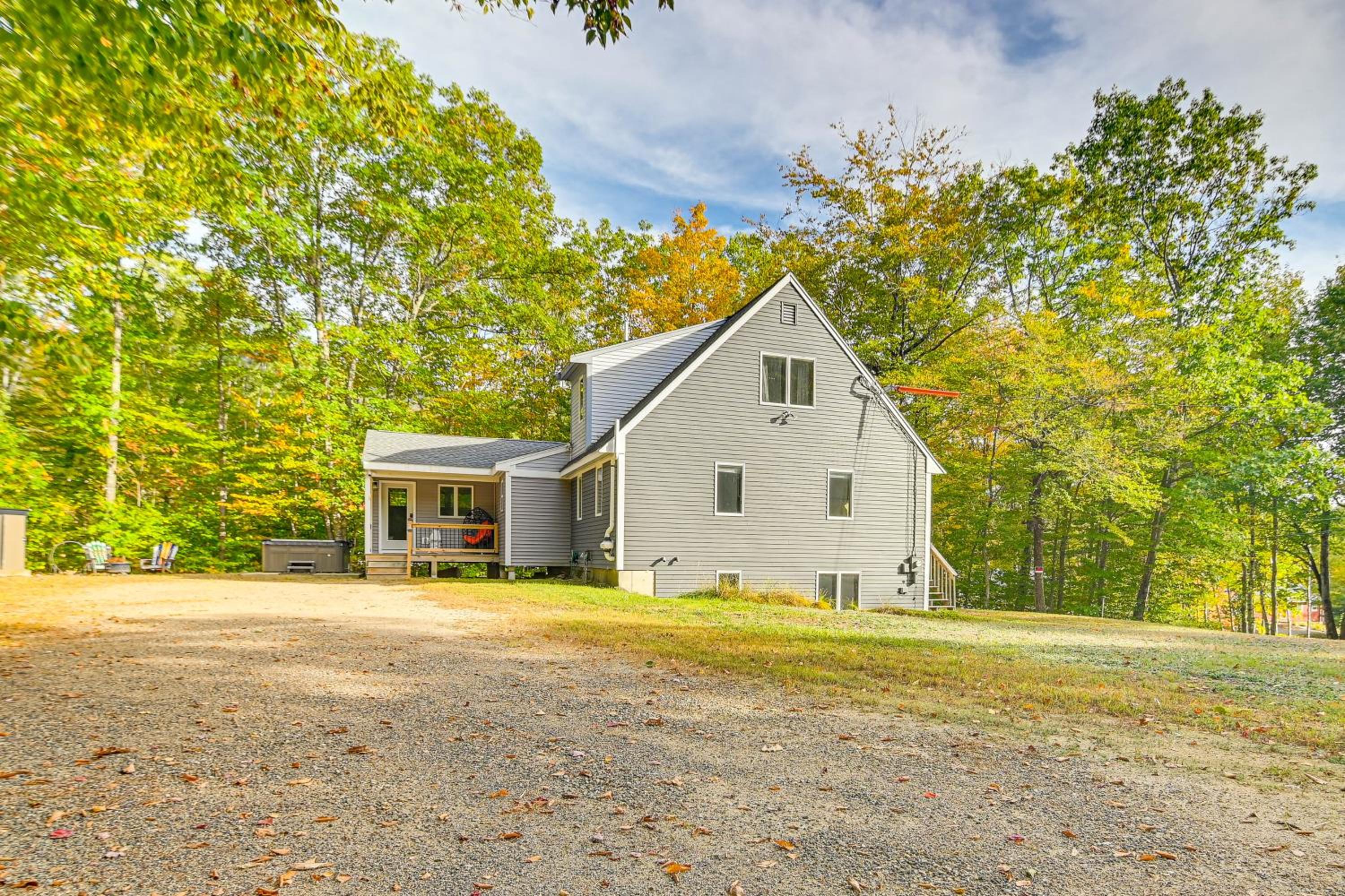 Hike, Leaf-Peep, Ski Hideaway with Private Hot Tub!