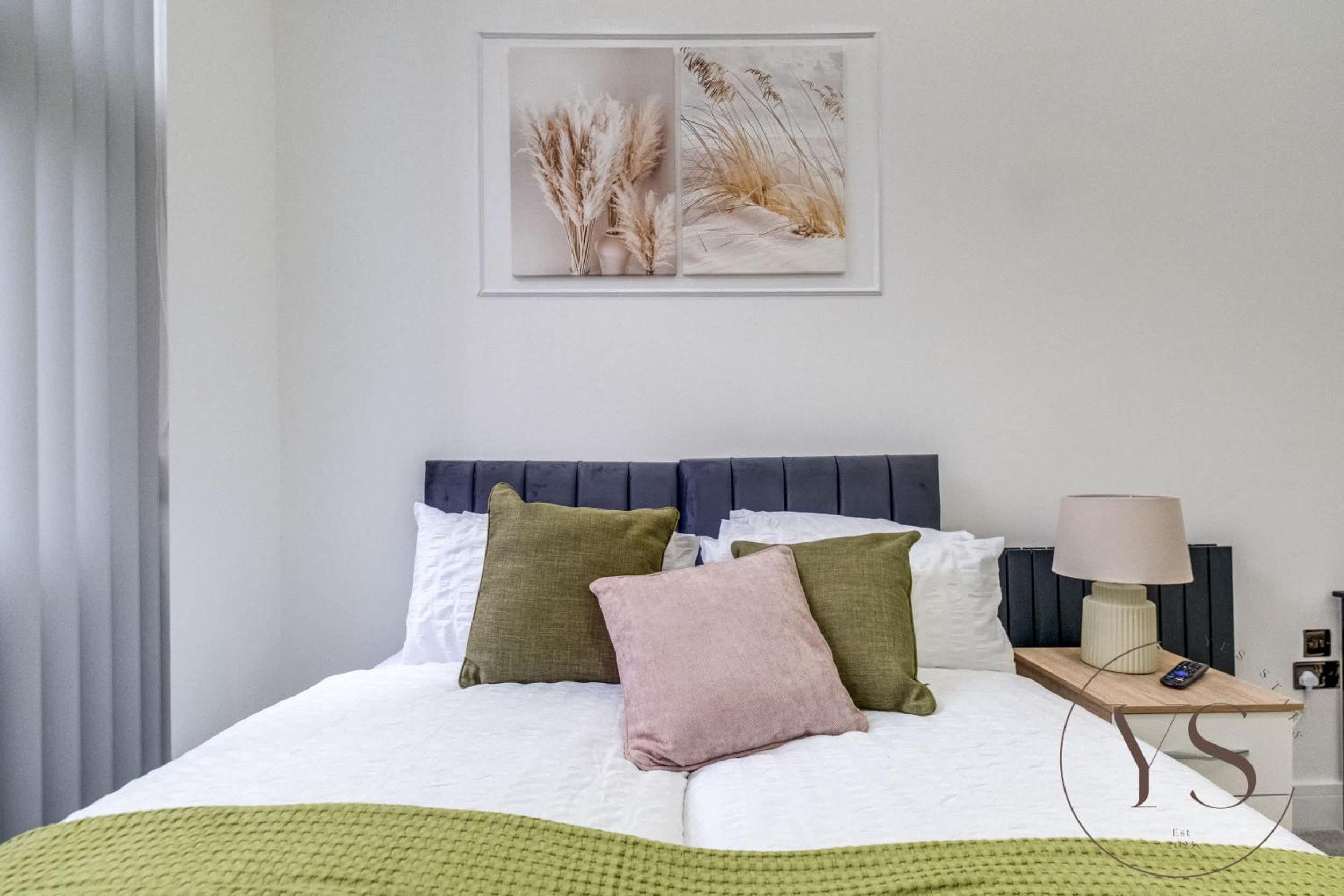Birmingham 5BR Cosy Apartment - Wi-Fi, Games, Play Station