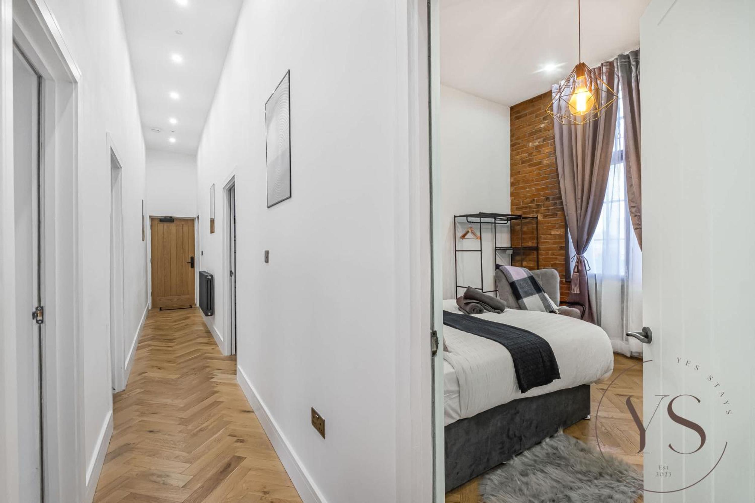 Birmingham 5BR Cosy Apartment - Wi-Fi, Games, Play Station