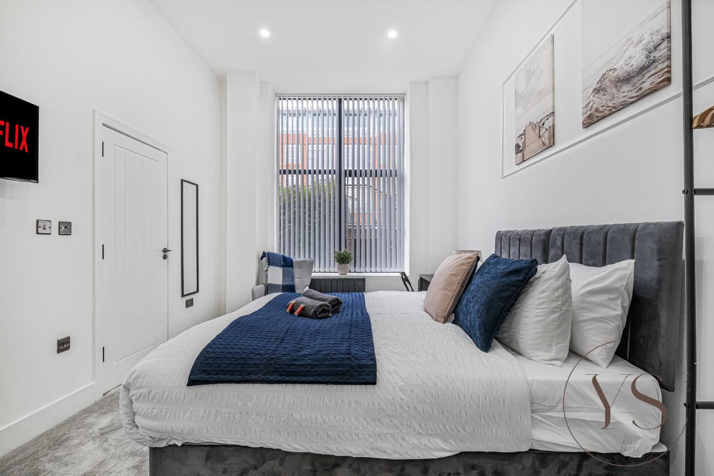 Birmingham 5BR Cosy Apartment - Wi-Fi, Games, Play Station