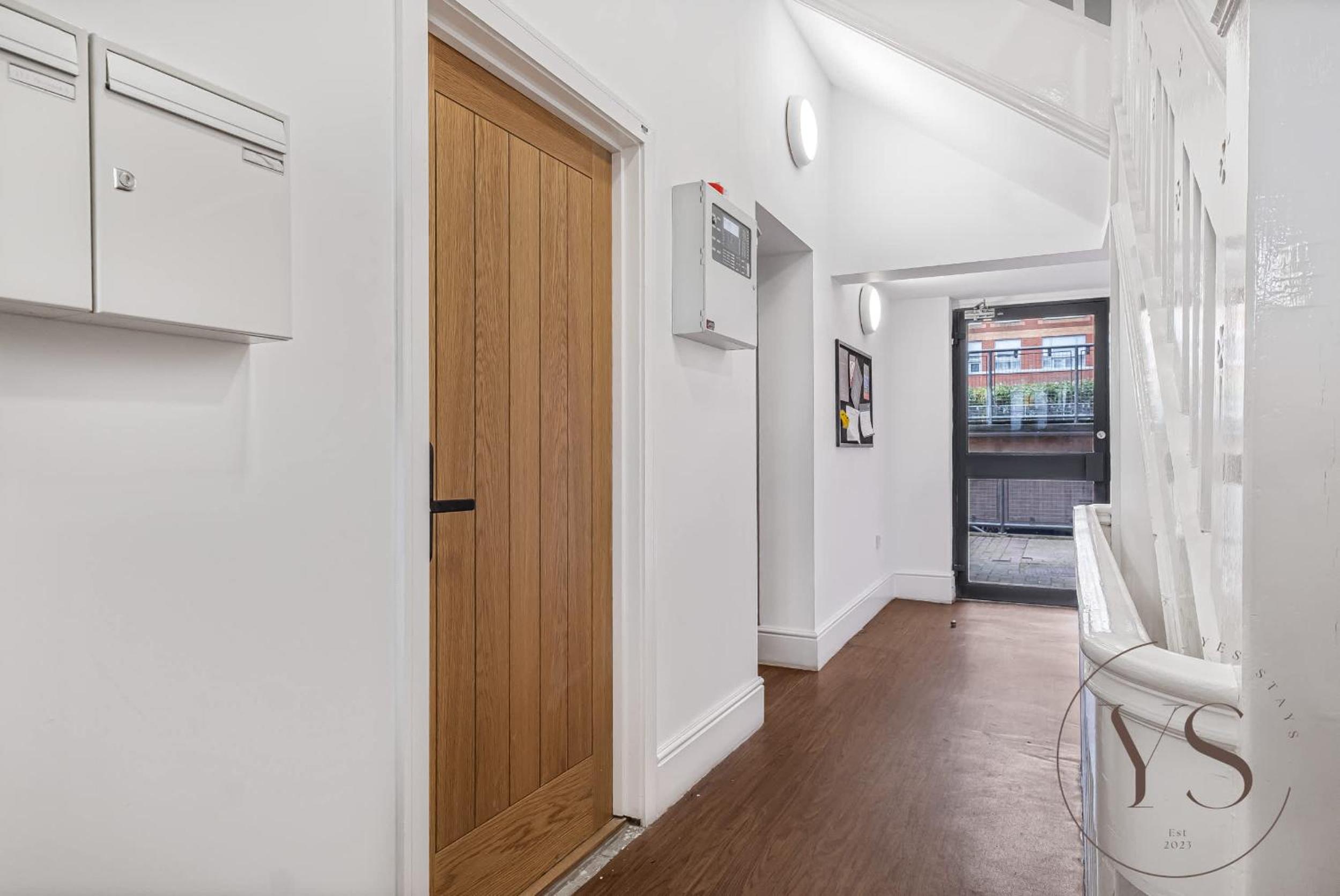 Birmingham 5BR Cosy Apartment - Wi-Fi, Games, Play Station