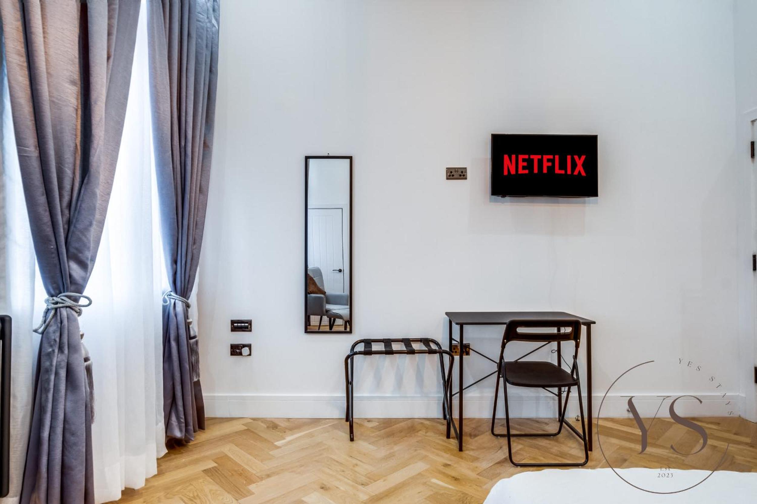 Birmingham 5BR Cosy Apartment - Wi-Fi, Games, Play Station