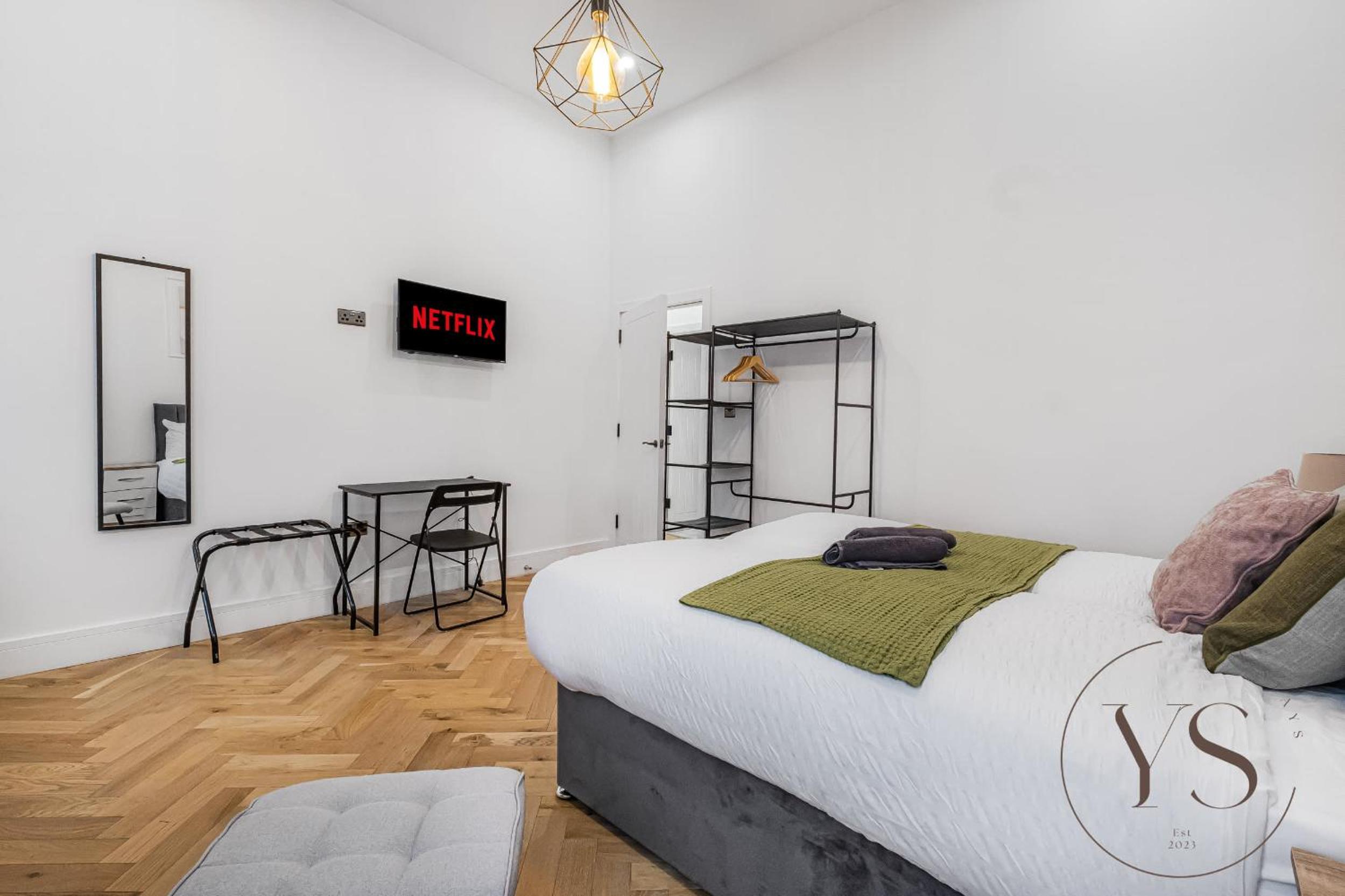 Birmingham 5BR Cosy Apartment - Wi-Fi, Games, Play Station