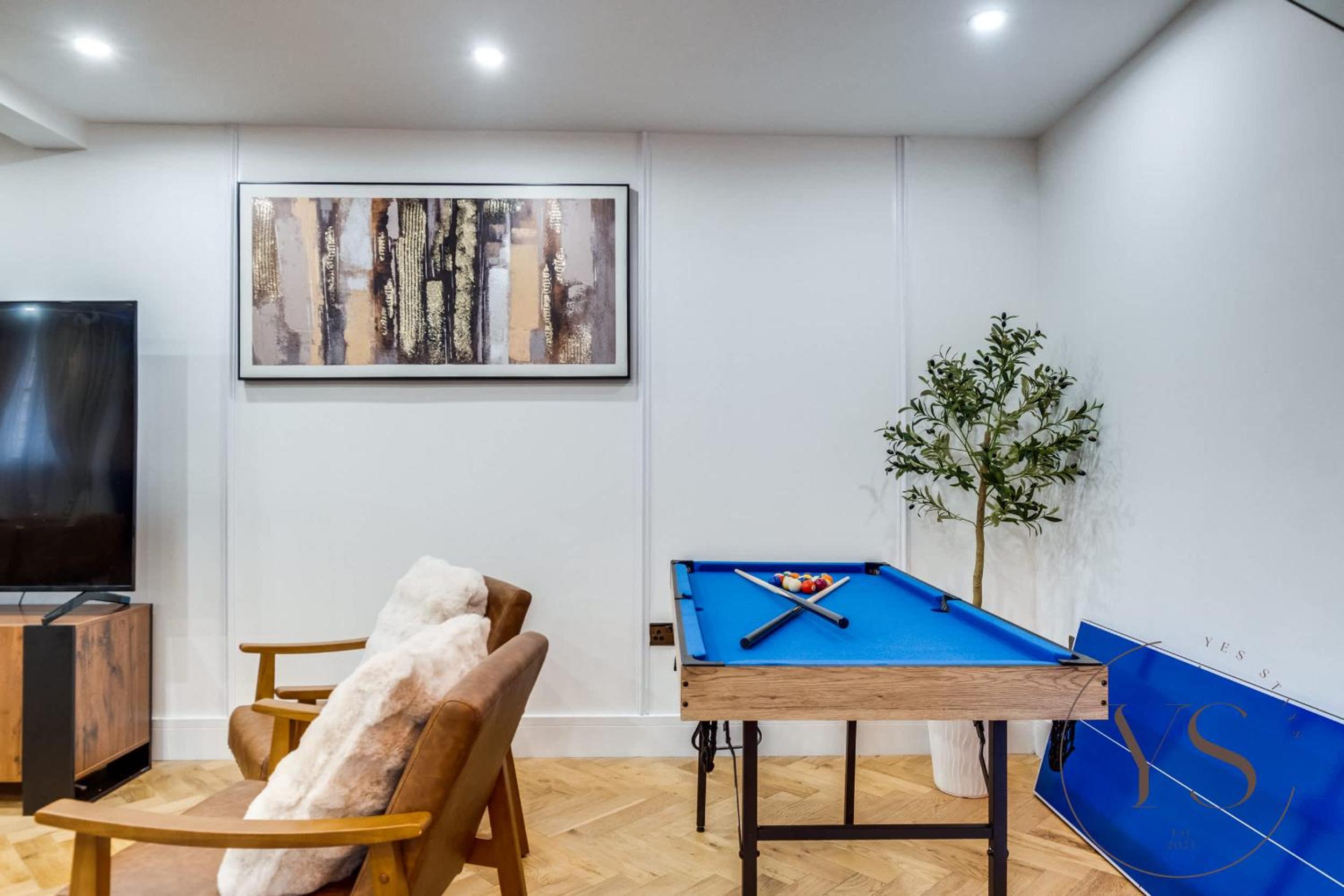 Birmingham 5BR Cosy Apartment - Wi-Fi, Games, Play Station