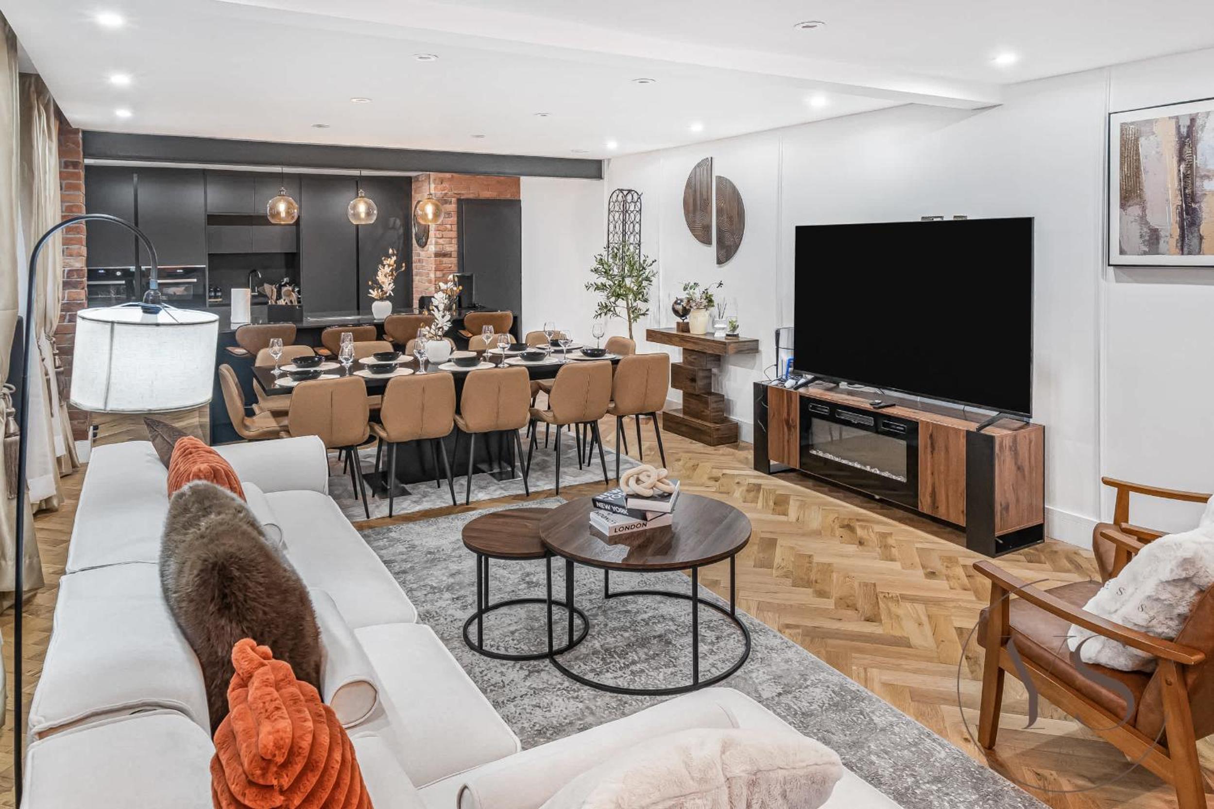 Birmingham 5BR Cosy Apartment - Wi-Fi, Games, Play Station