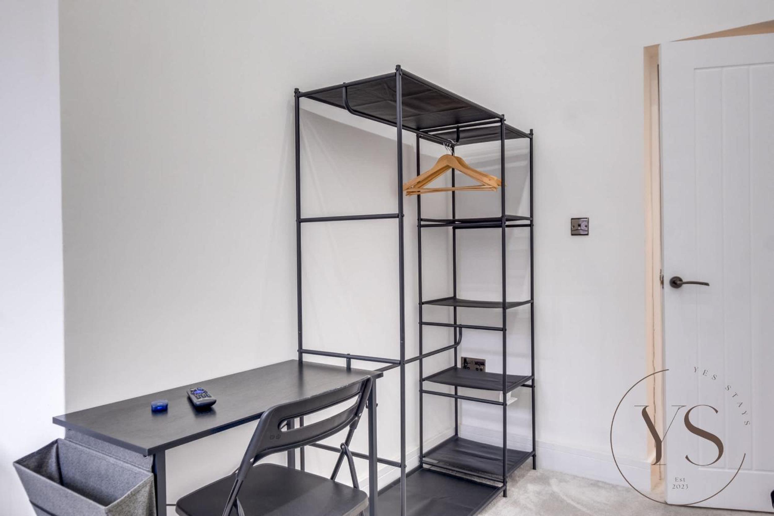 Birmingham 5BR Cosy Apartment - Wi-Fi, Games, Play Station