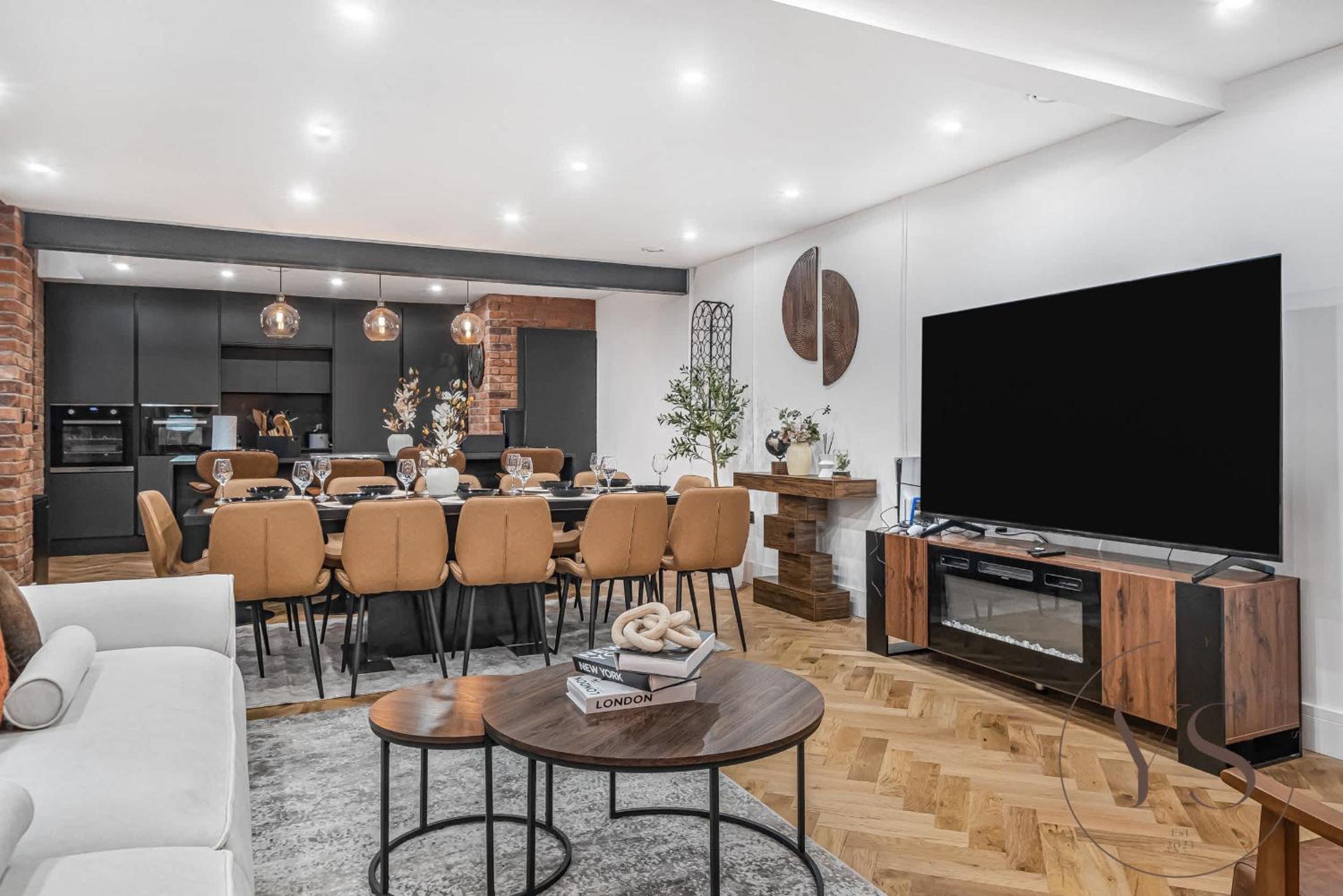 Birmingham 5BR Cosy Apartment - Wi-Fi, Games, Play Station