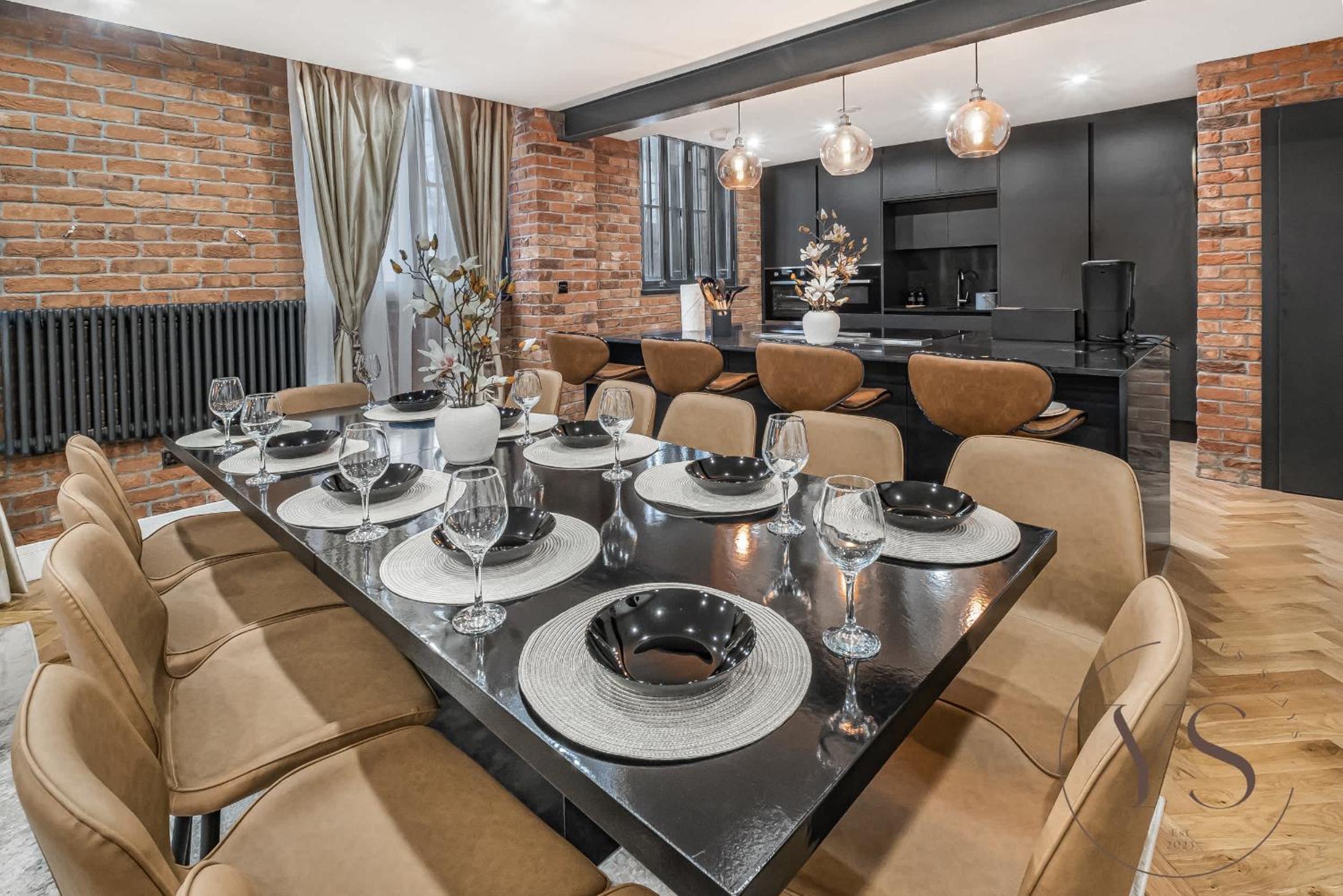 Birmingham 5BR Cosy Apartment - Wi-Fi, Games, Play Station