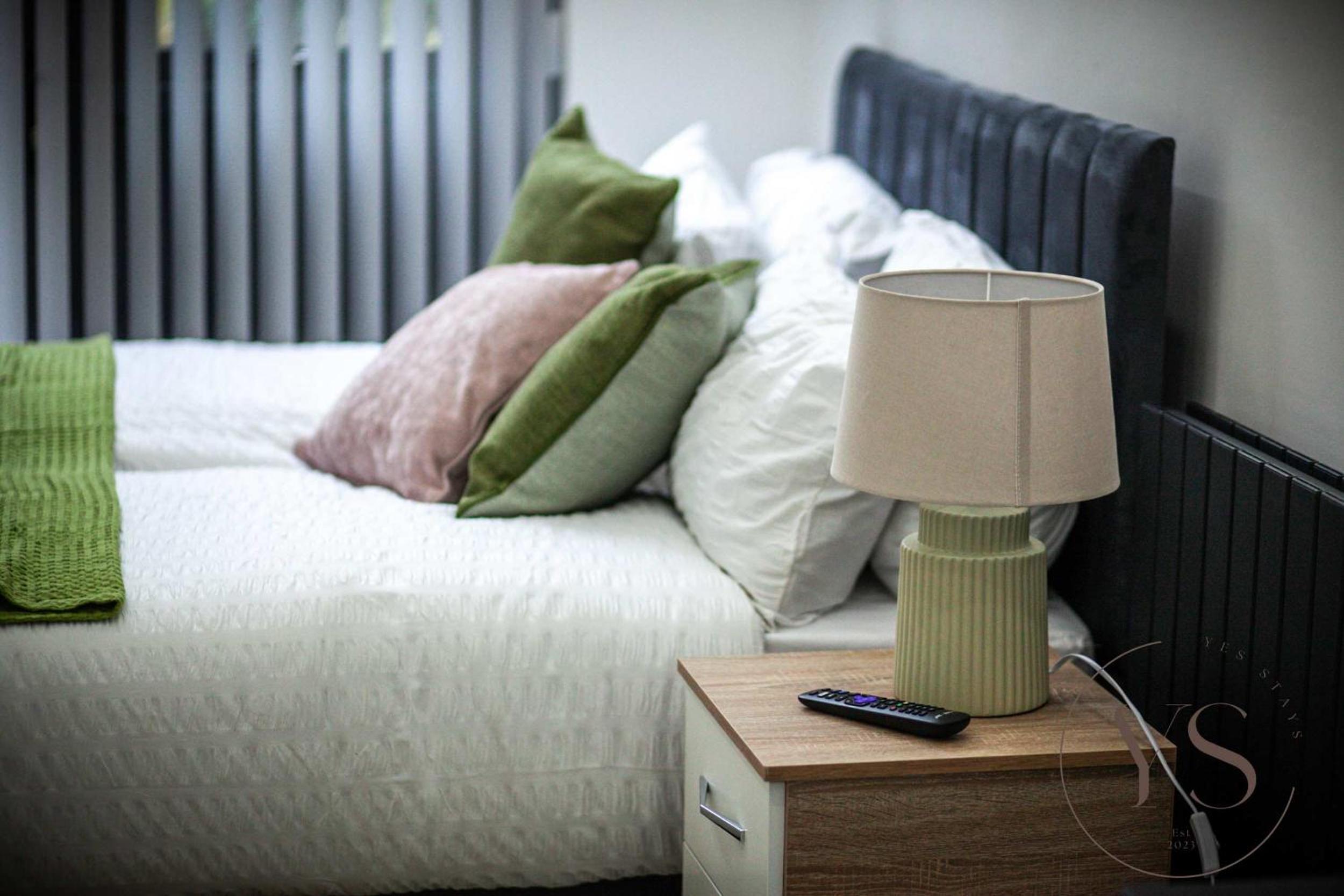 Birmingham 5BR Cosy Apartment - Wi-Fi, Games, Play Station