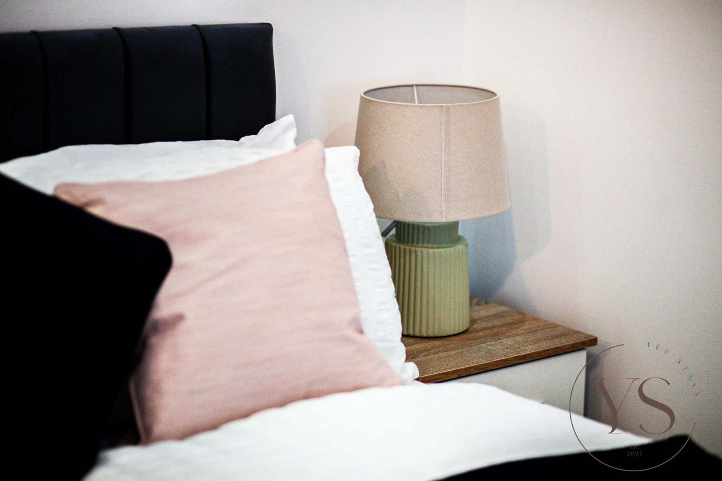 Birmingham 5BR Cosy Apartment - Wi-Fi, Games, Play Station