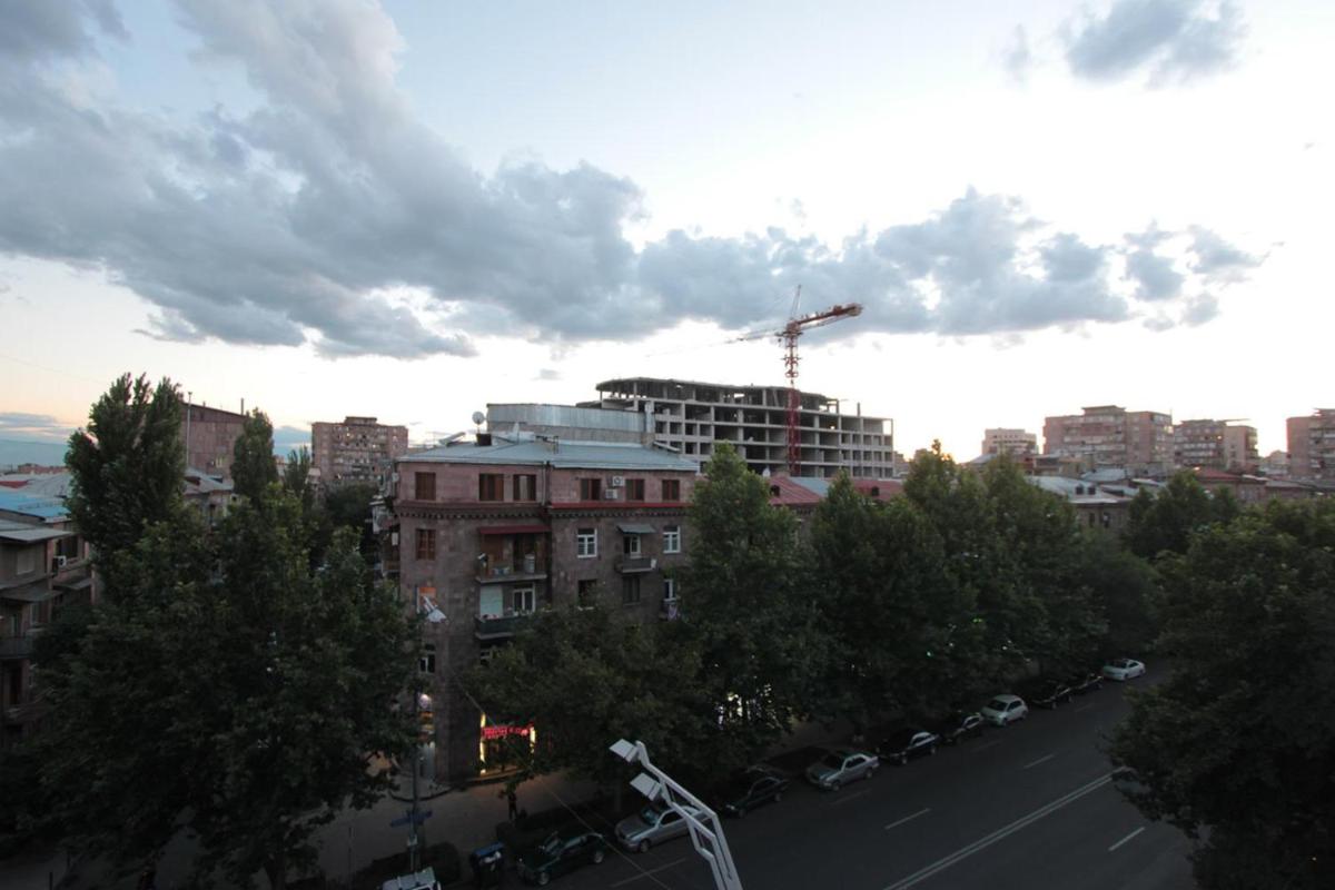 Caliseum Sayat-Nova 33