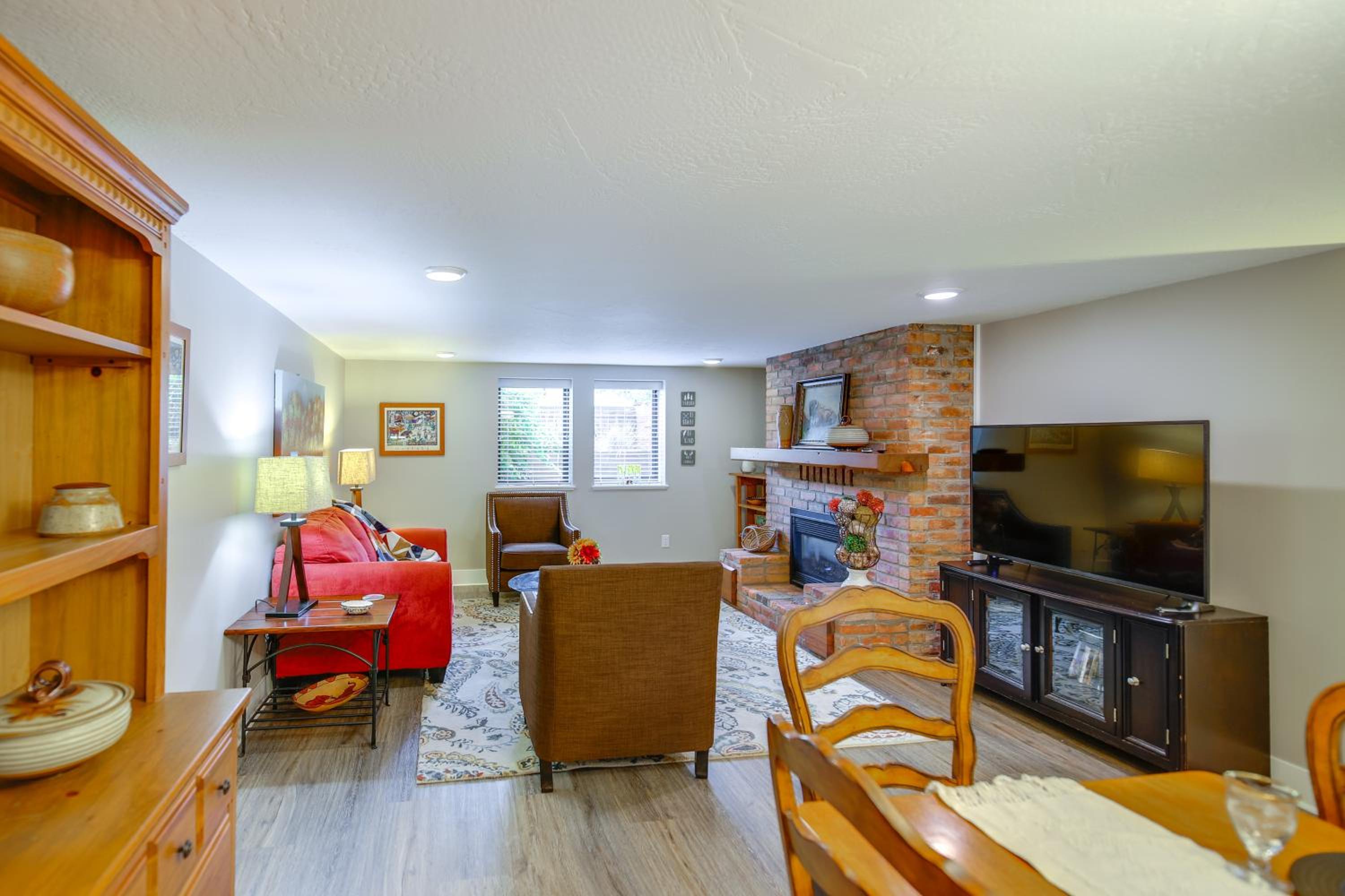 Central to Everything! Missoula Stay with Courtyard