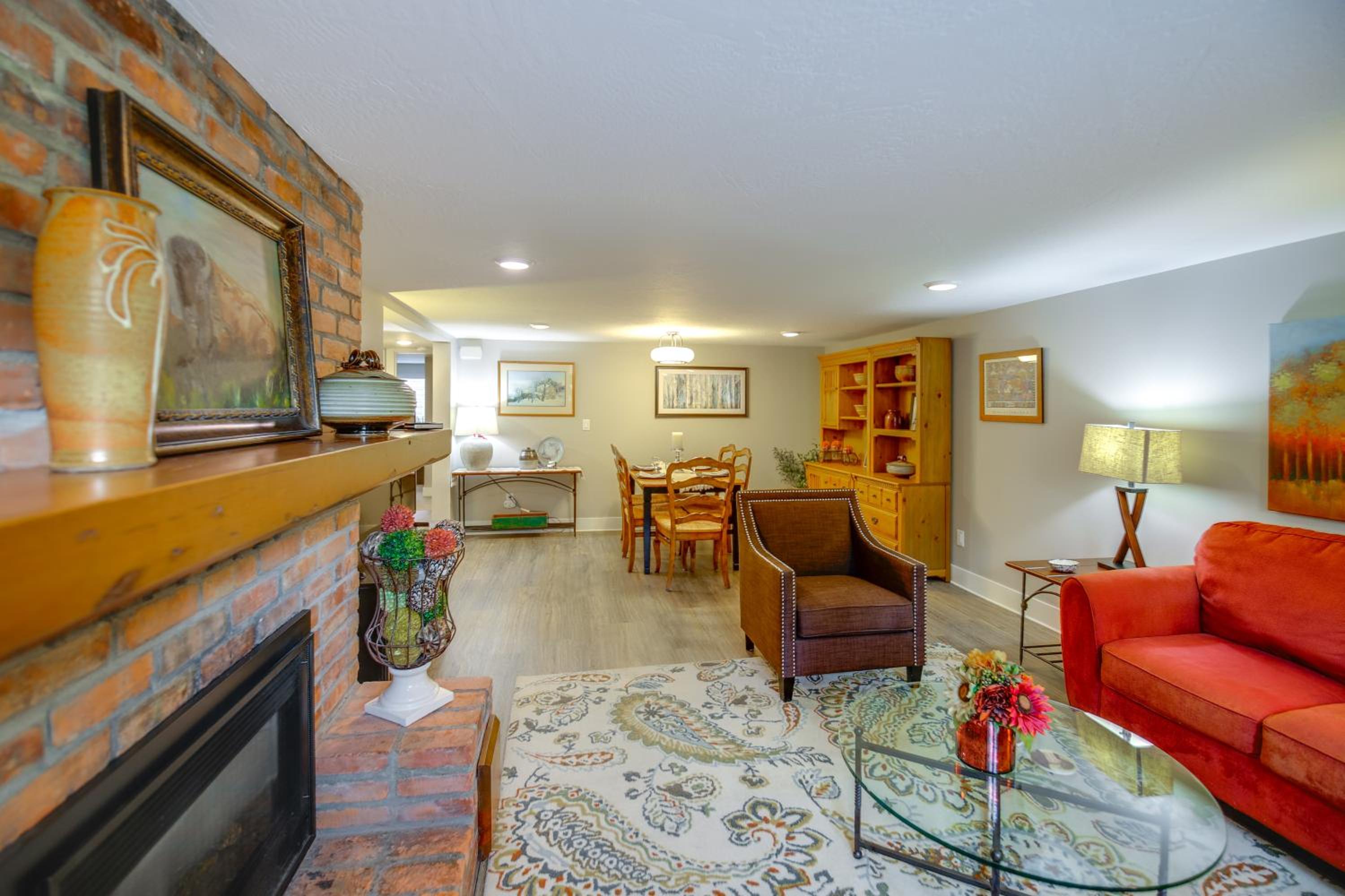 Central to Everything! Missoula Stay with Courtyard