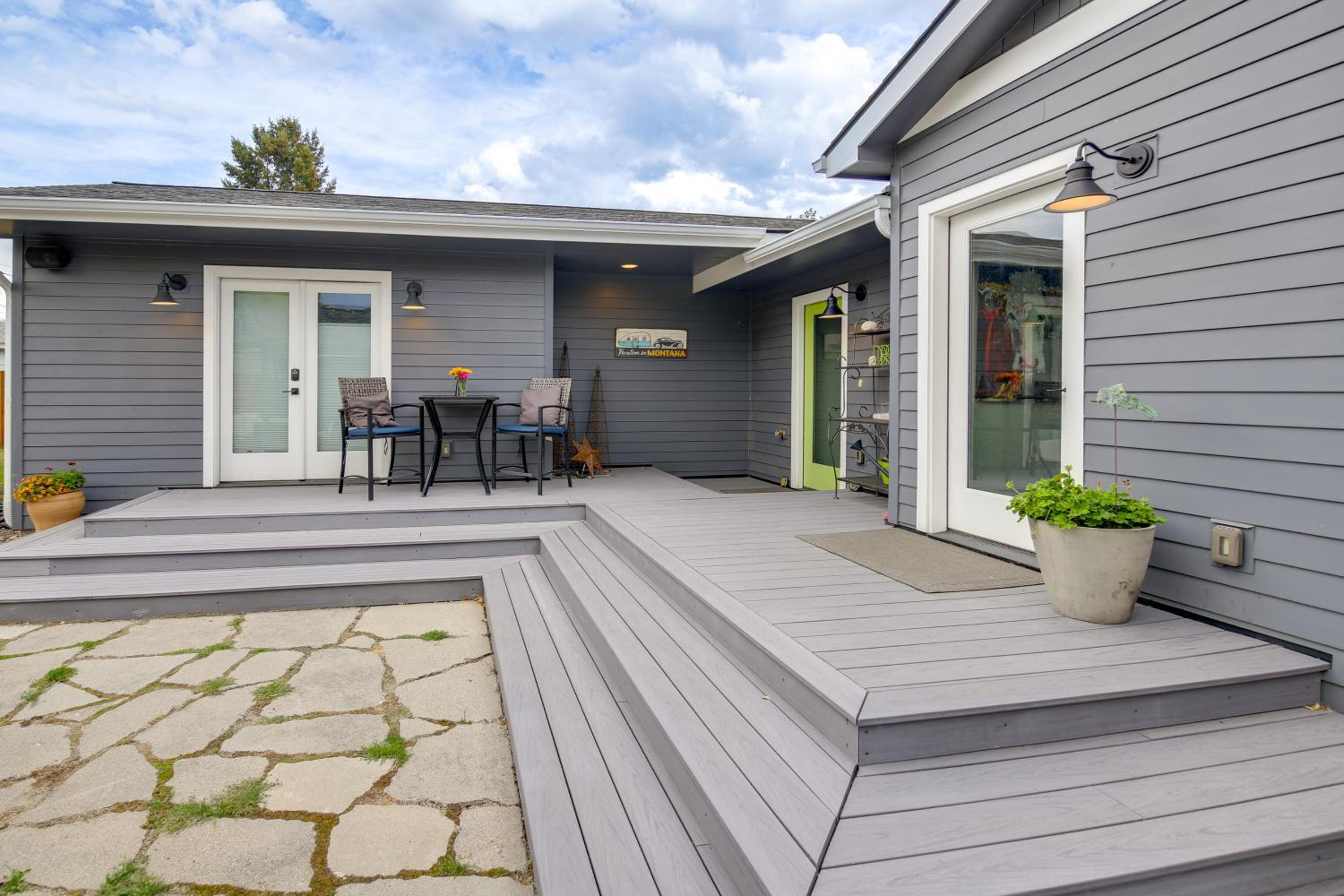 Central to Everything! Missoula Stay with Courtyard