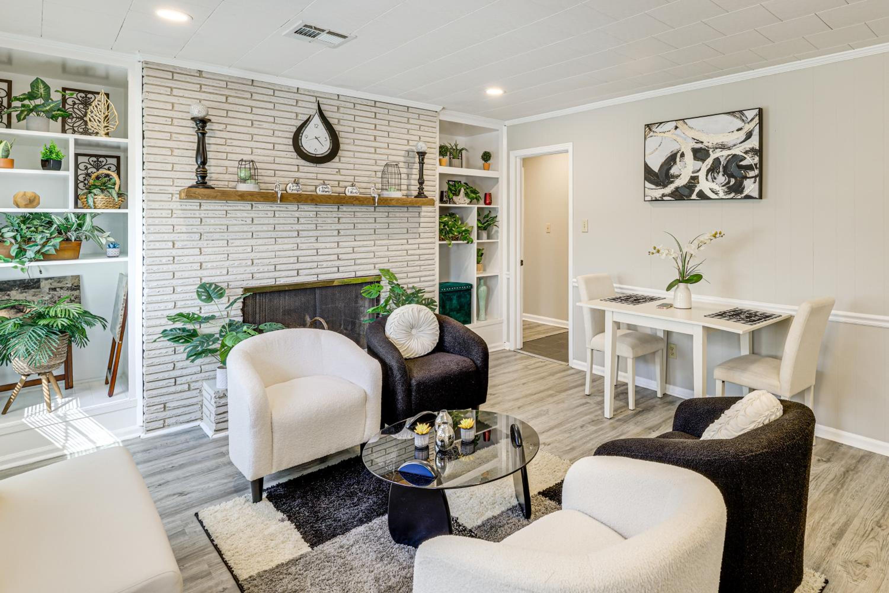 Quiet, Stylish and Convenient Home in Prattville