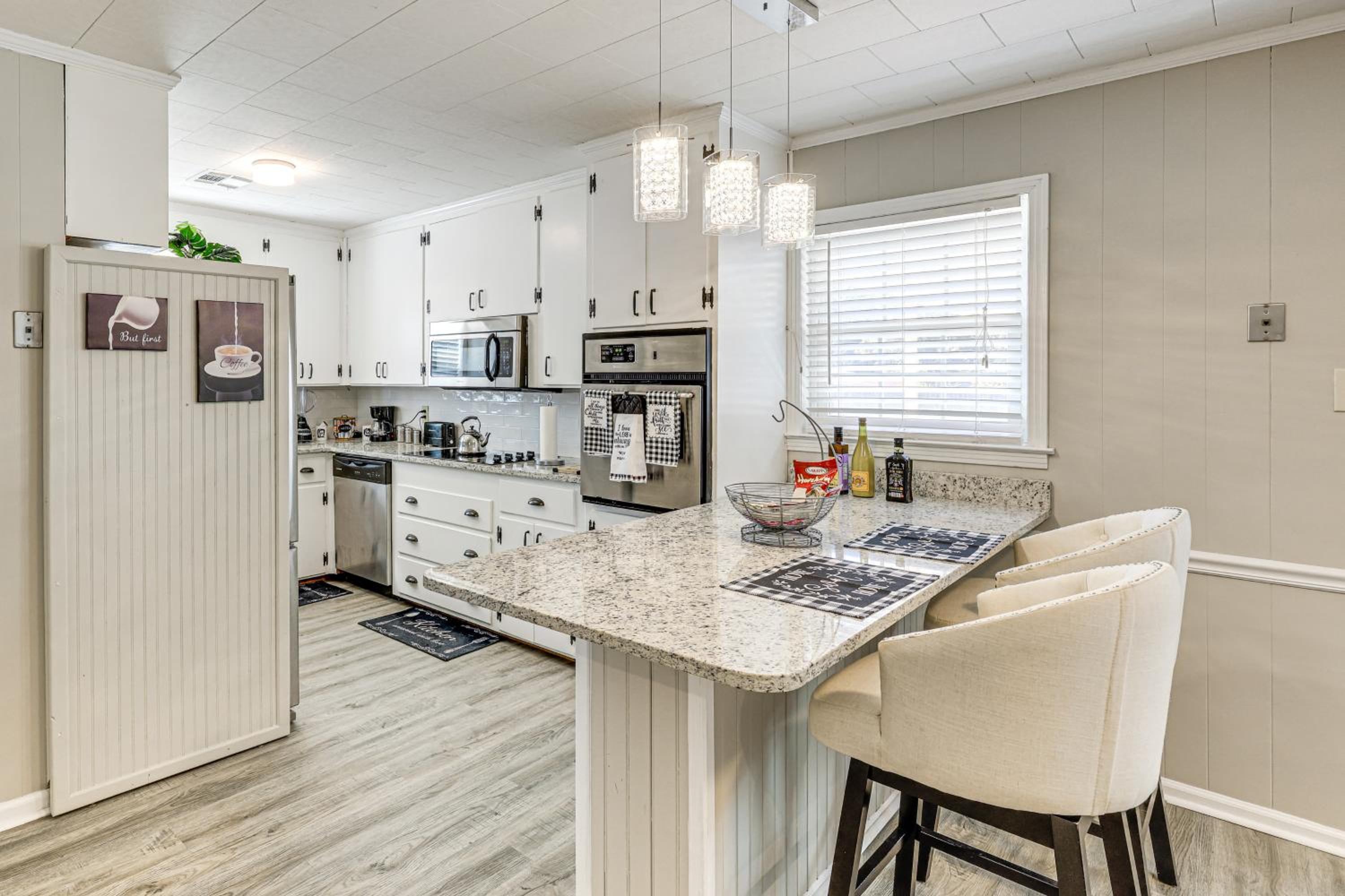 Quiet, Stylish and Convenient Home in Prattville