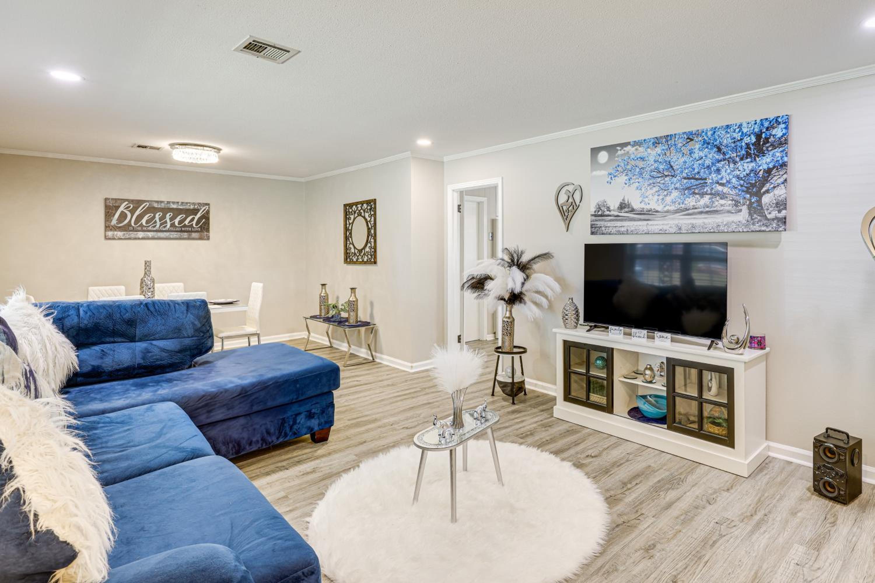 Quiet, Stylish and Convenient Home in Prattville
