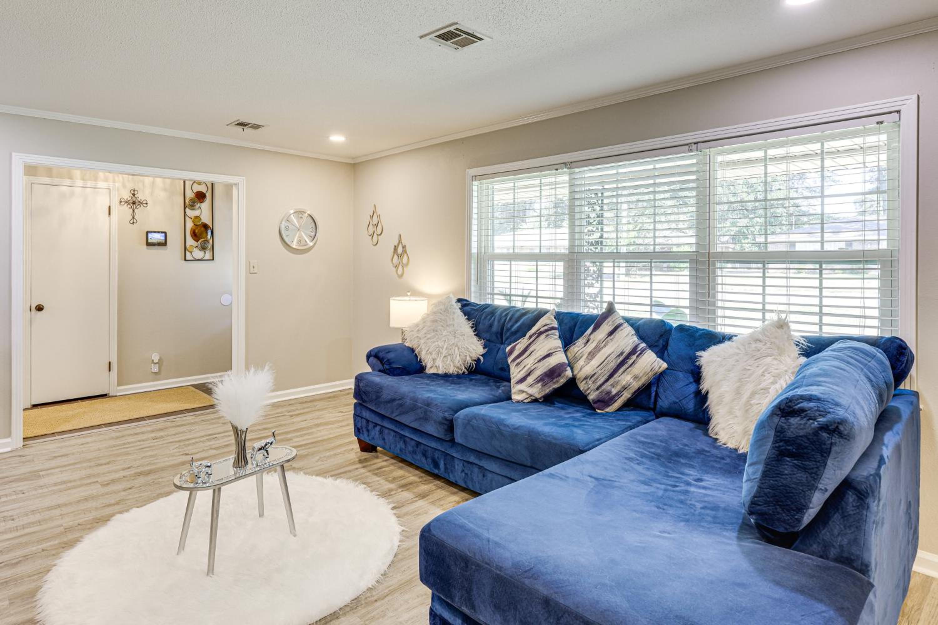 Quiet, Stylish and Convenient Home in Prattville