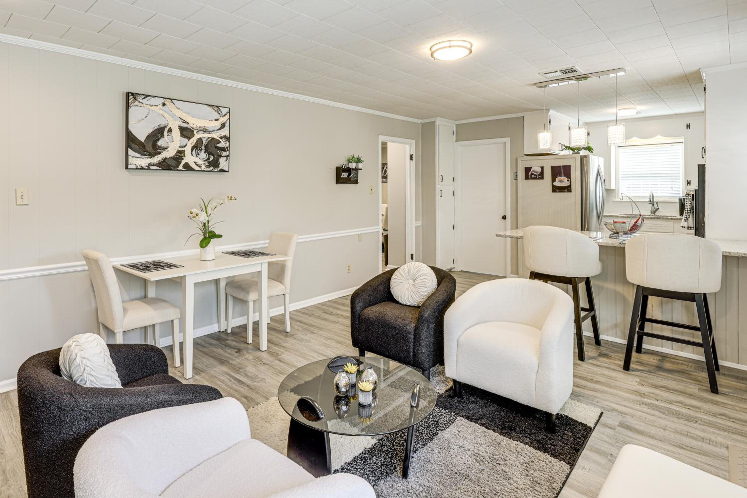 Quiet, Stylish and Convenient Home in Prattville