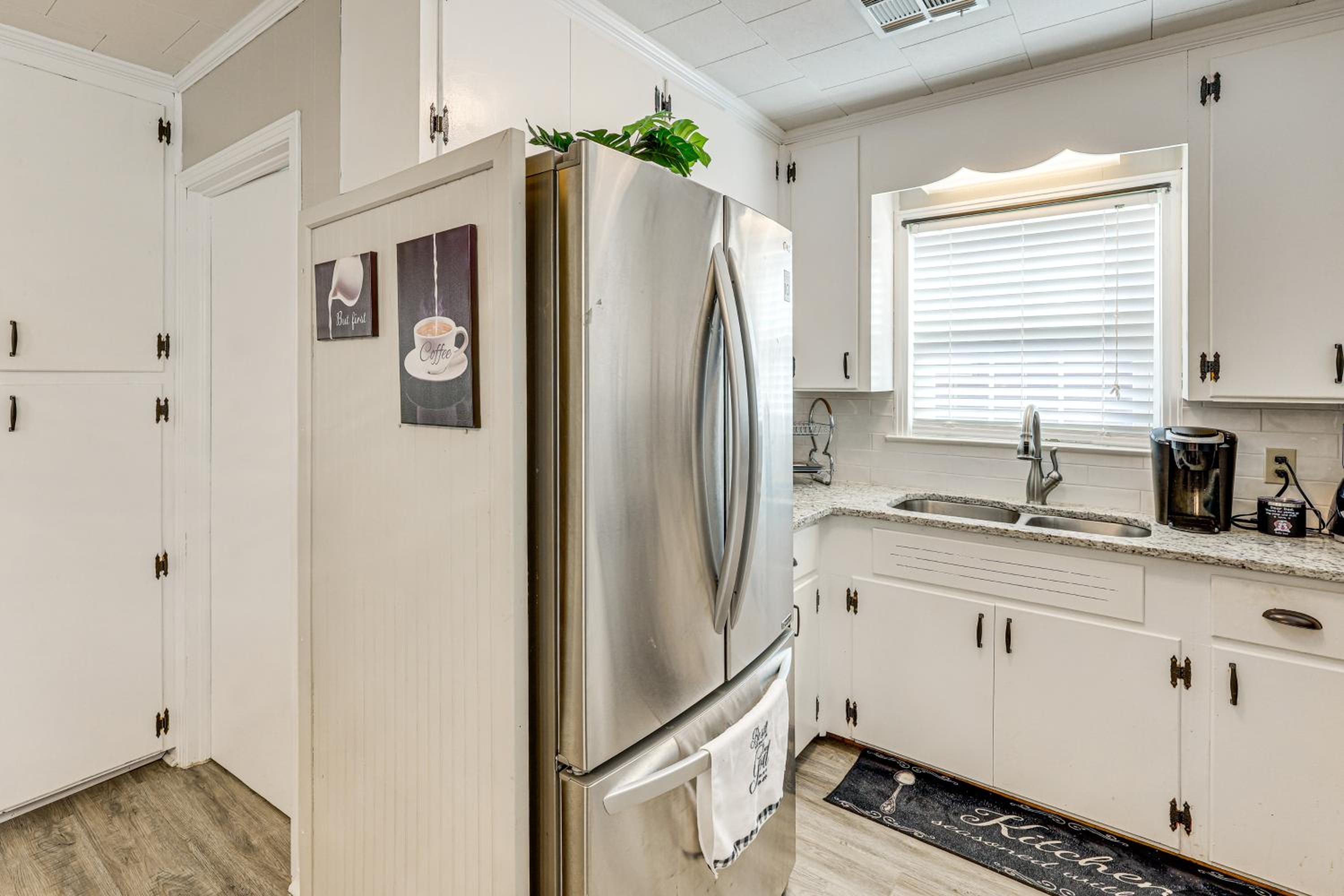Quiet, Stylish and Convenient Home in Prattville