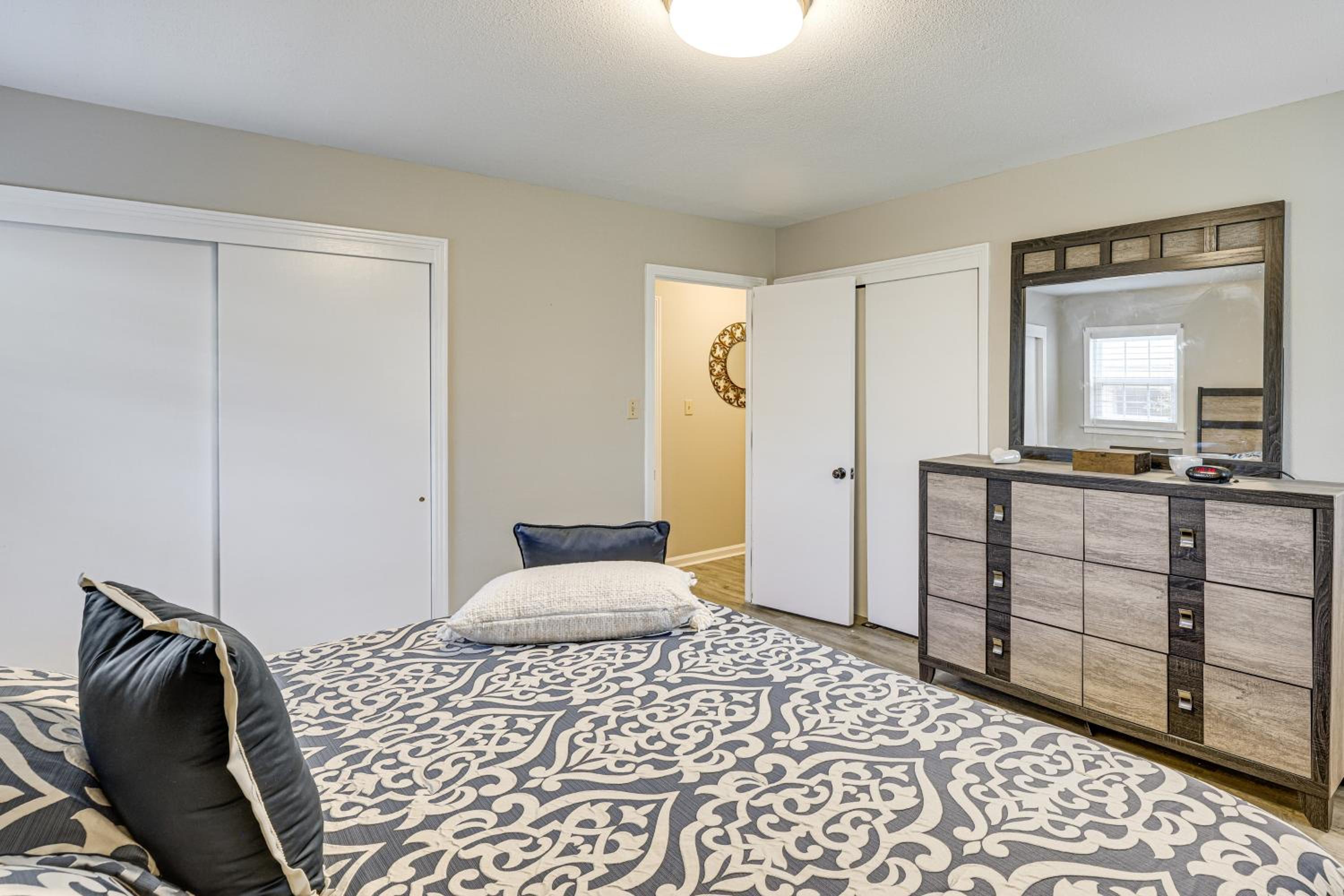 Quiet, Stylish and Convenient Home in Prattville