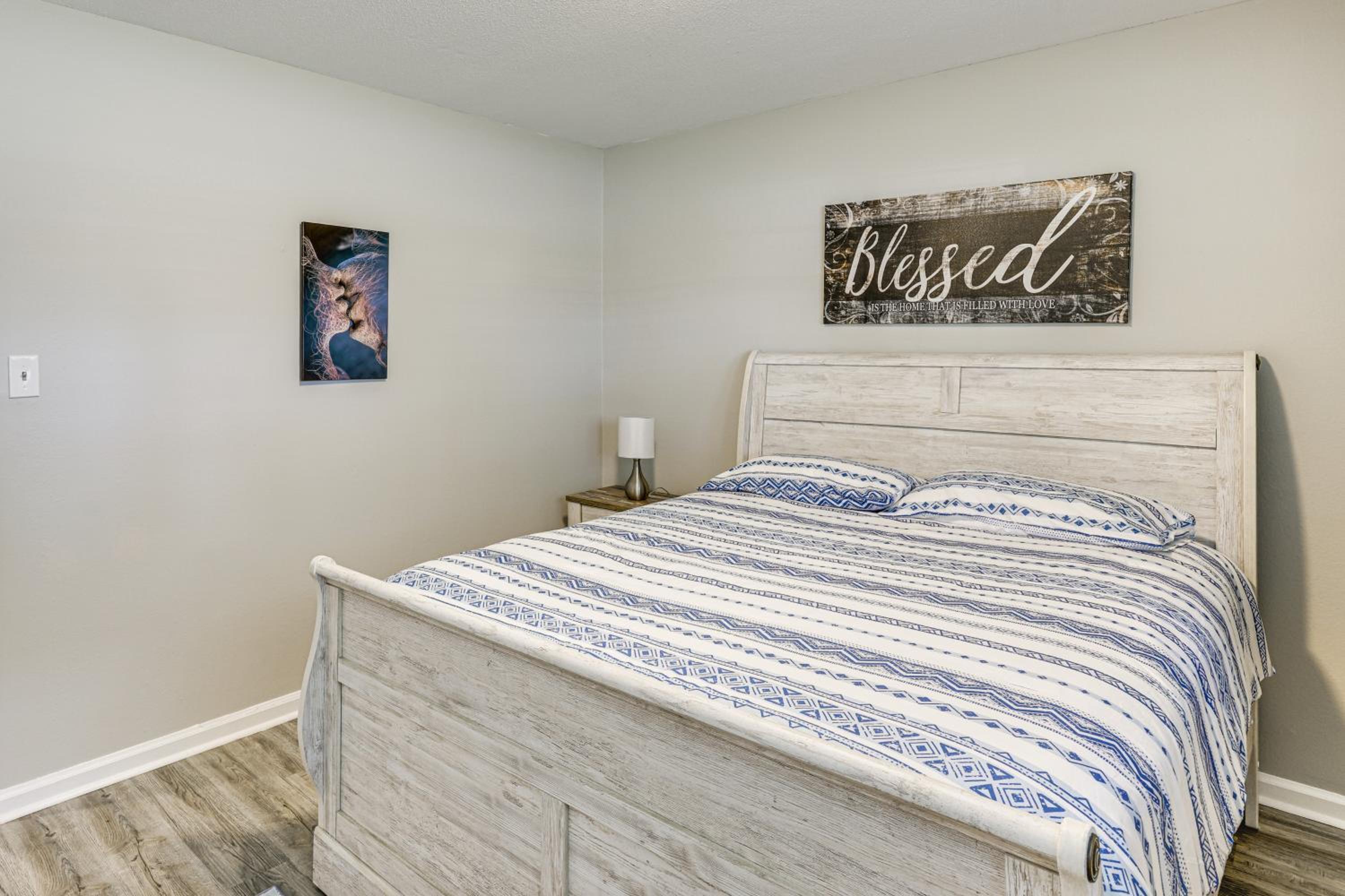Quiet, Stylish and Convenient Home in Prattville