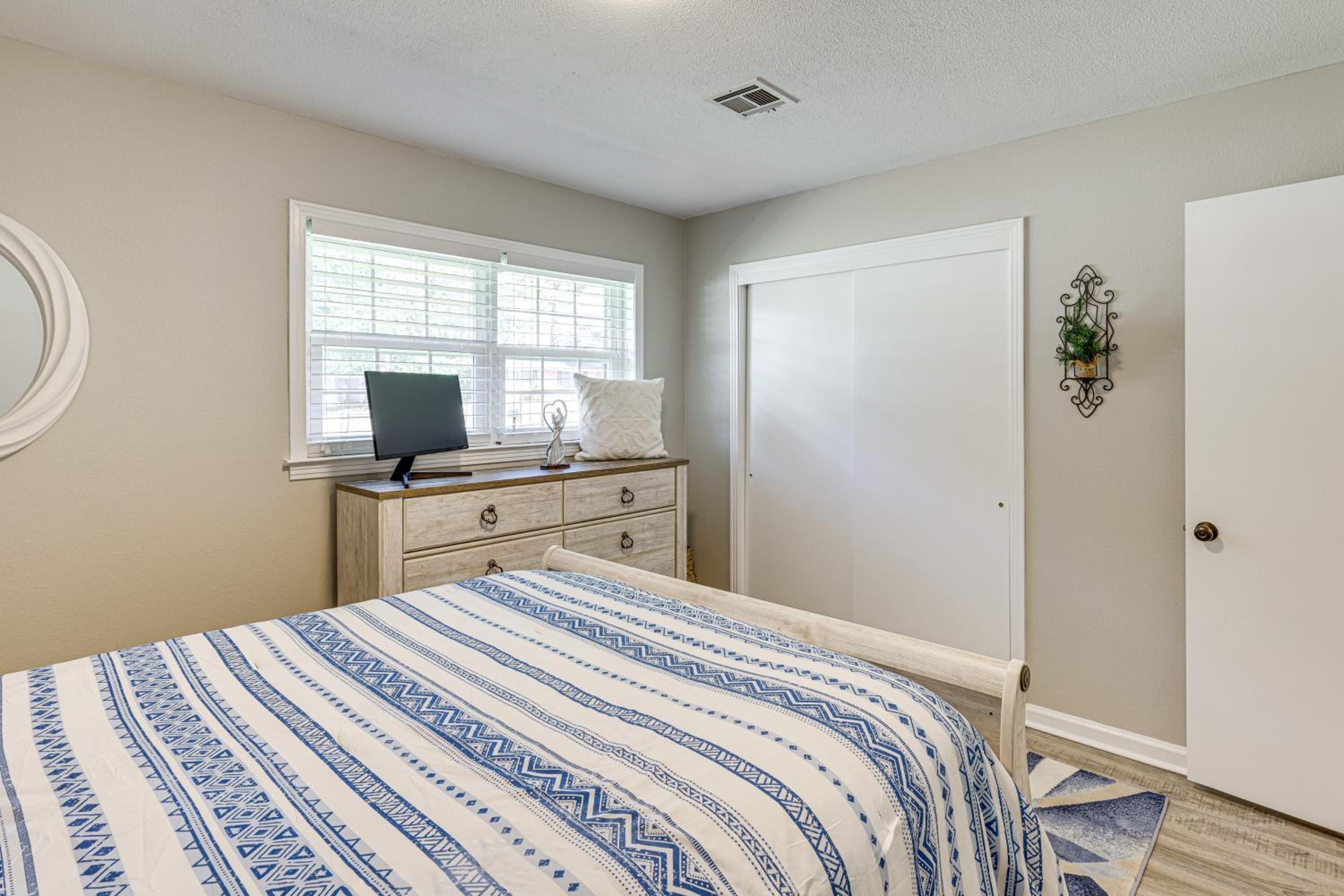 Quiet, Stylish and Convenient Home in Prattville