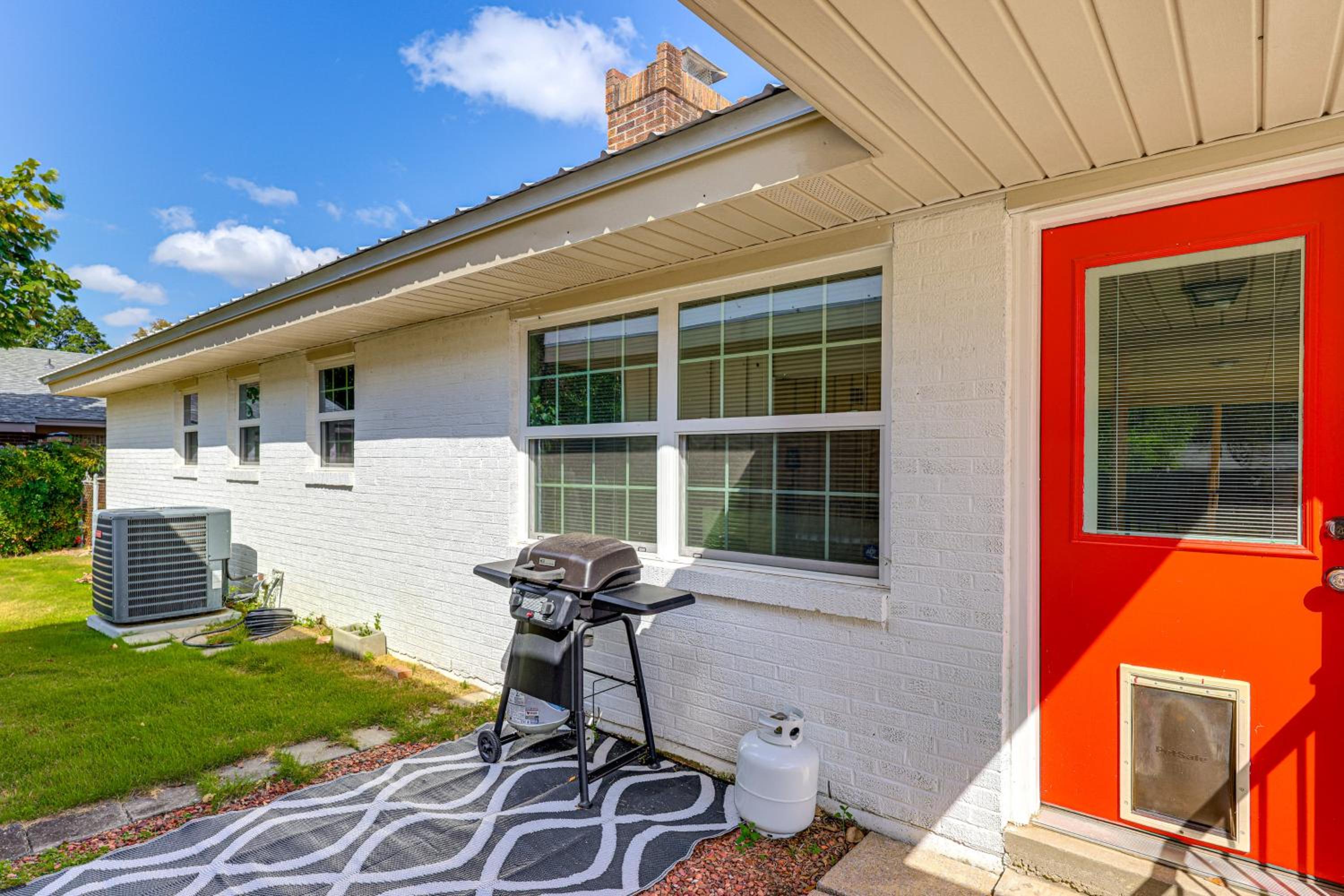 Quiet, Stylish and Convenient Home in Prattville