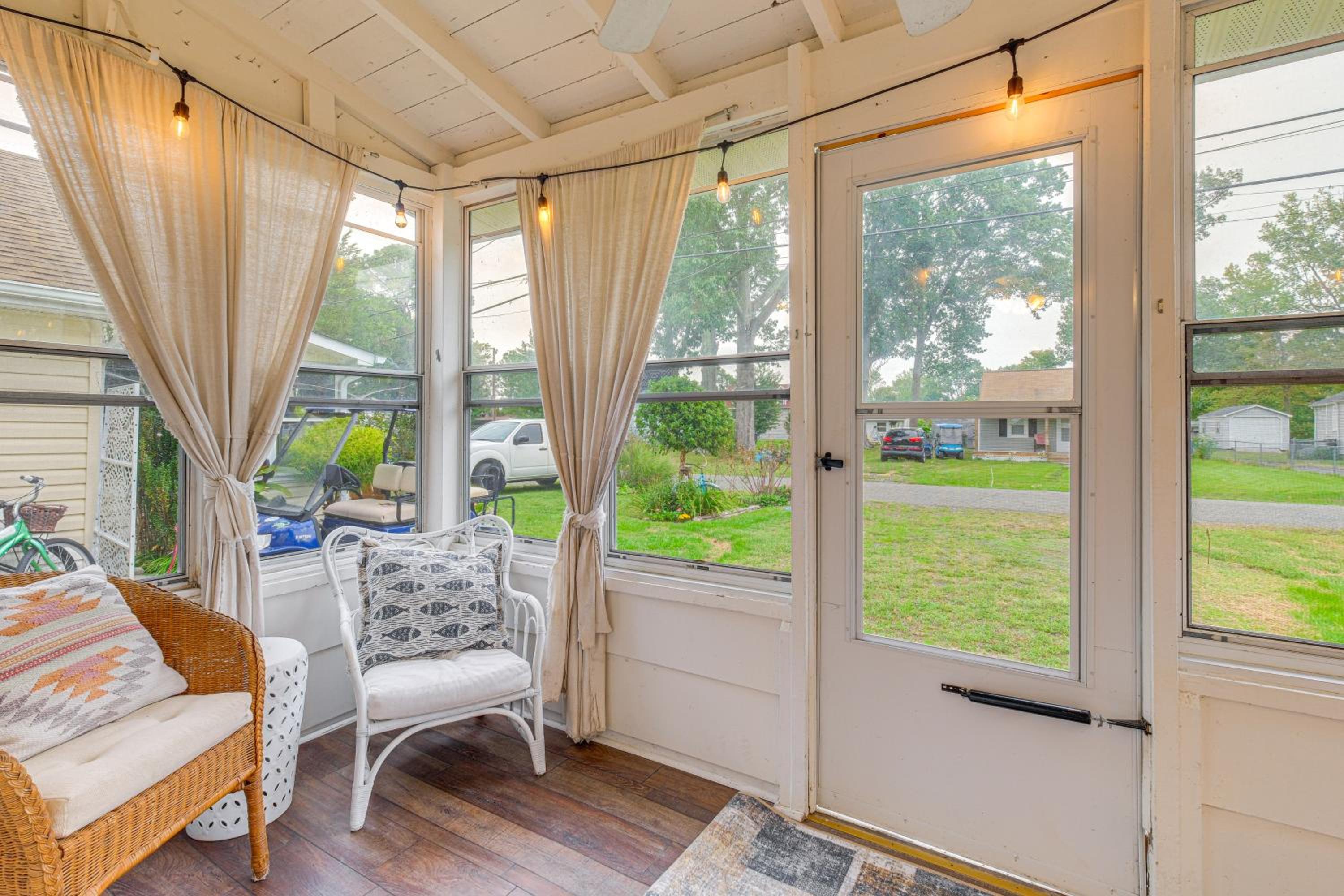 Cozy Cottage Just 2 Blocks From the River!